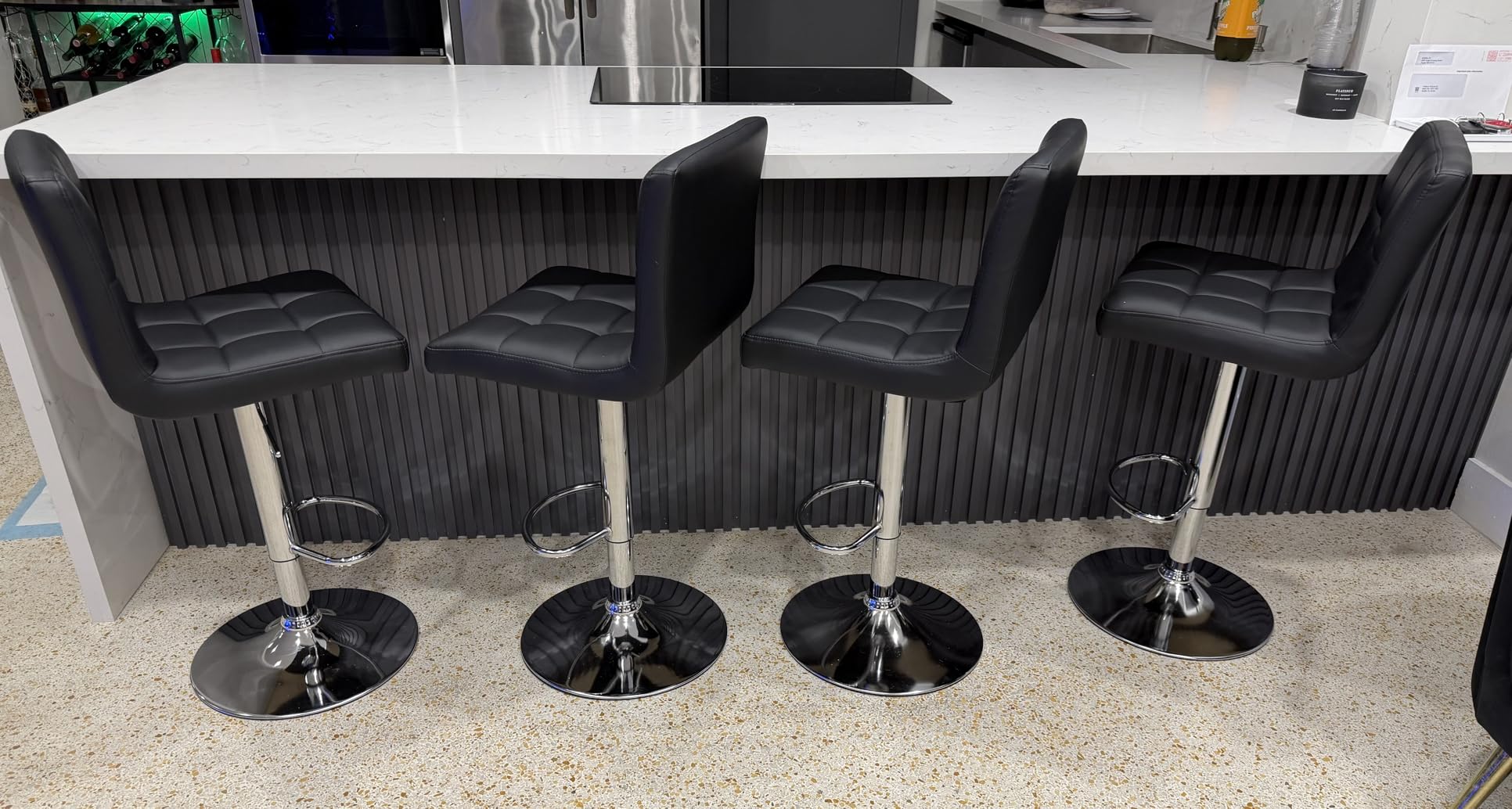 Yaheetech Bar Stools Set of 2, Adjustable PU Leather Swivel Barstools, Modern Counter Stools with Back and Footrest, Counter Height Barstools for Bar, Kitchen, Dining Room, Black customer photo 2