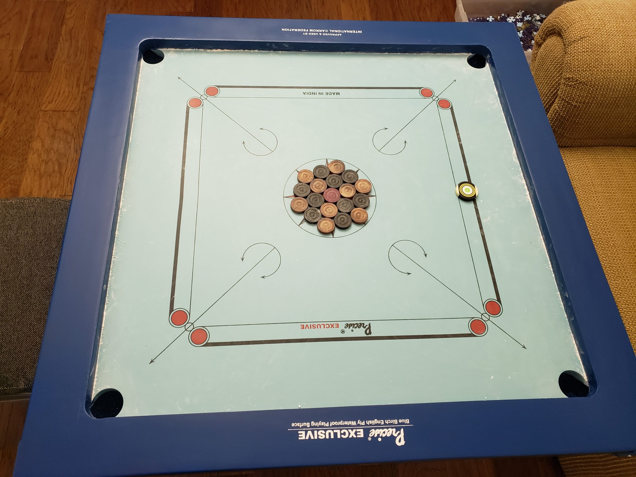 T TABAKH Precise Exclusive 20mm Carrom Board with Coins, Striker, and Powder, Black, 4 Players, Ages 13 and Up customer photo 2