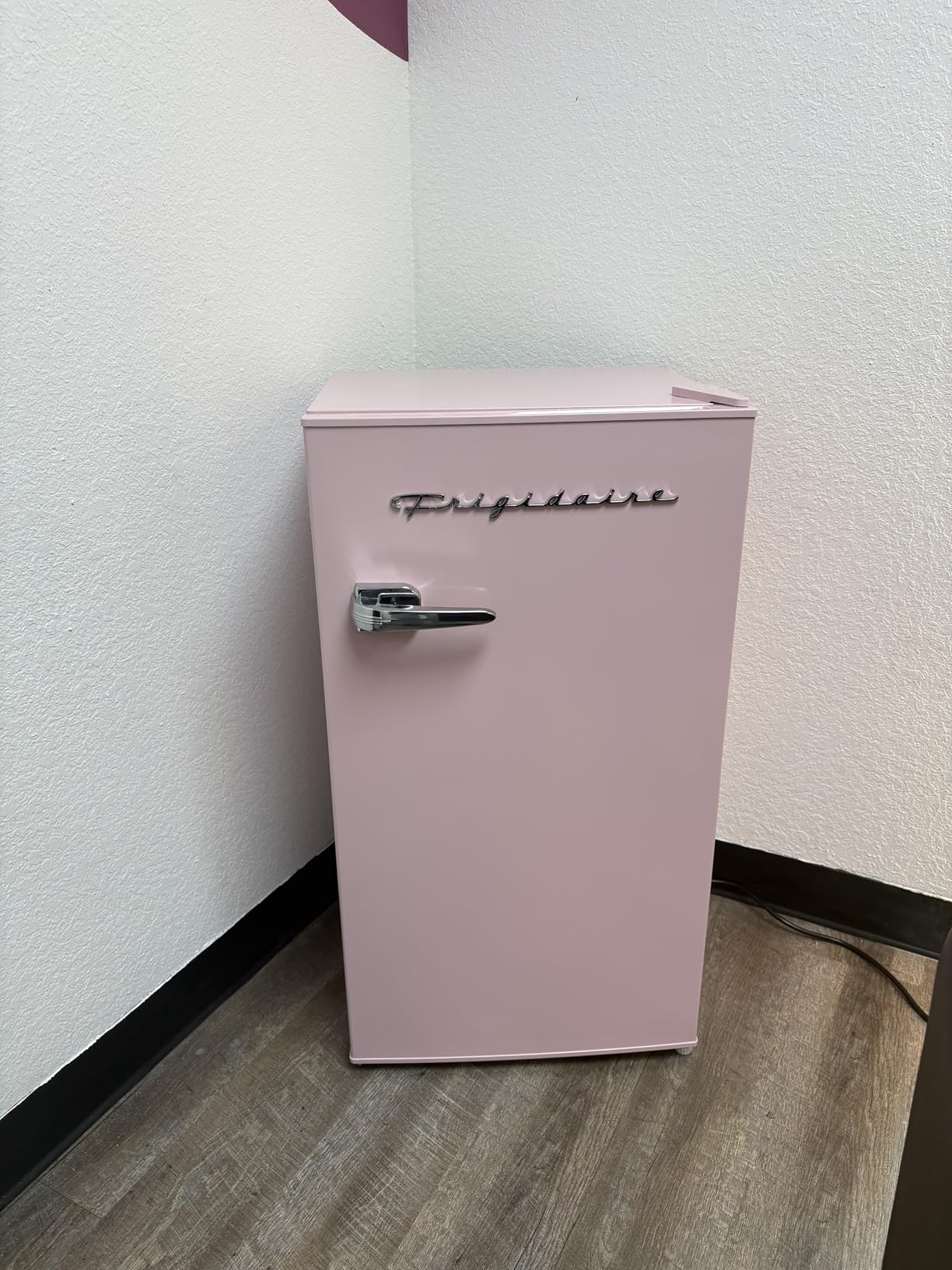 Frigidaire Retro Compact Fridge with Chiller, 3.2 cu ft Countertop Fridge with Built-In Bottle Opener, Compact Refrigerator for Office, Bedroom, Dorm Room or Cabin (Coral) customer photo 2