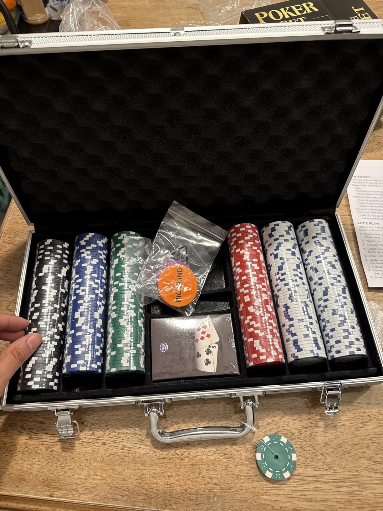 Spin Master Games Cardinal Classics 300-Piece Poker Set with Aluminum Carrying Case customer photo 2