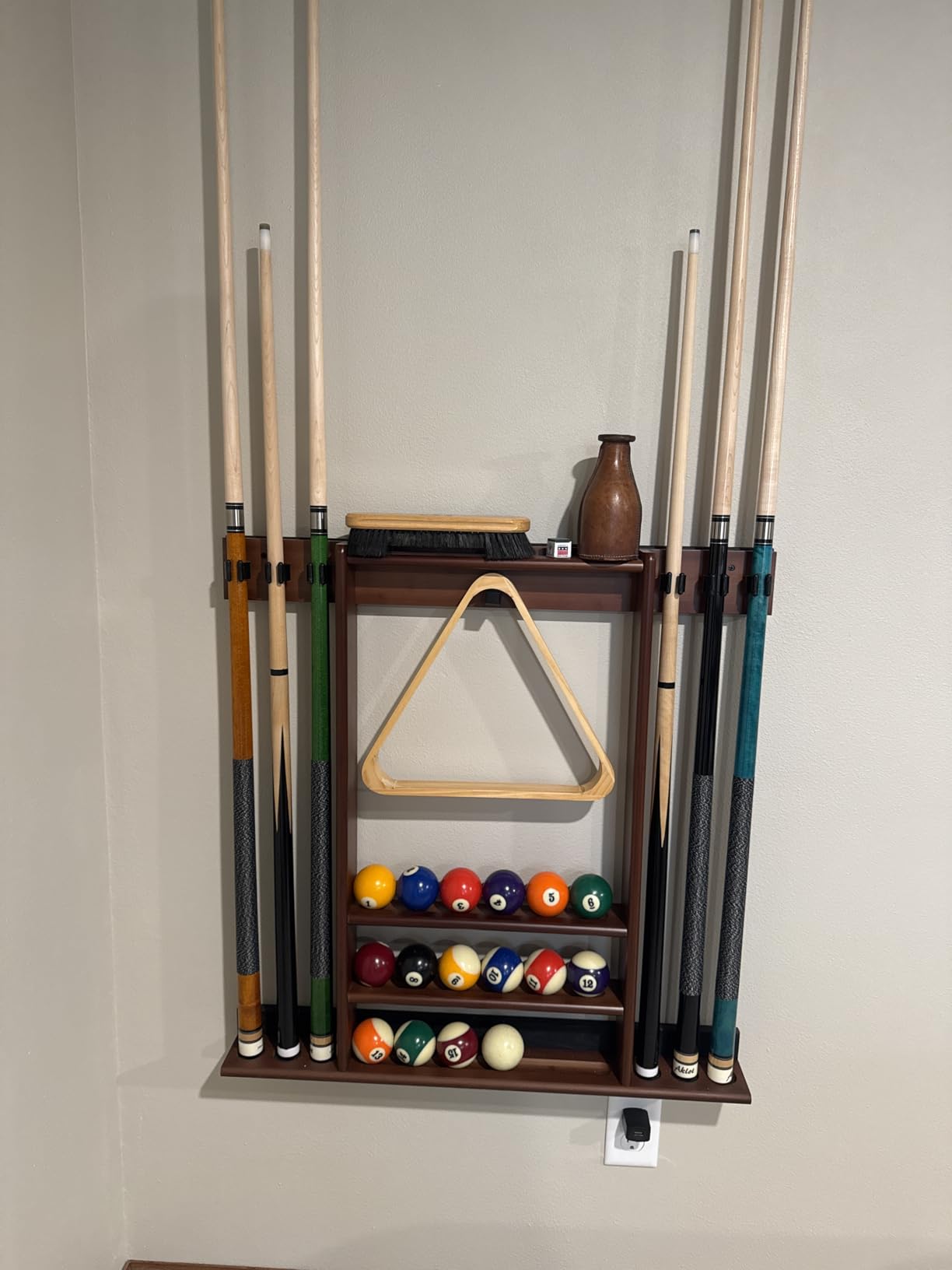 XCSOURCE Pool Stick Holder, Pool Cue Rack Wall Mount, 8 Pool Cue Holder Wall Billiard Cue Rack, Made of 100% Solid Pine Wood customer photo 1