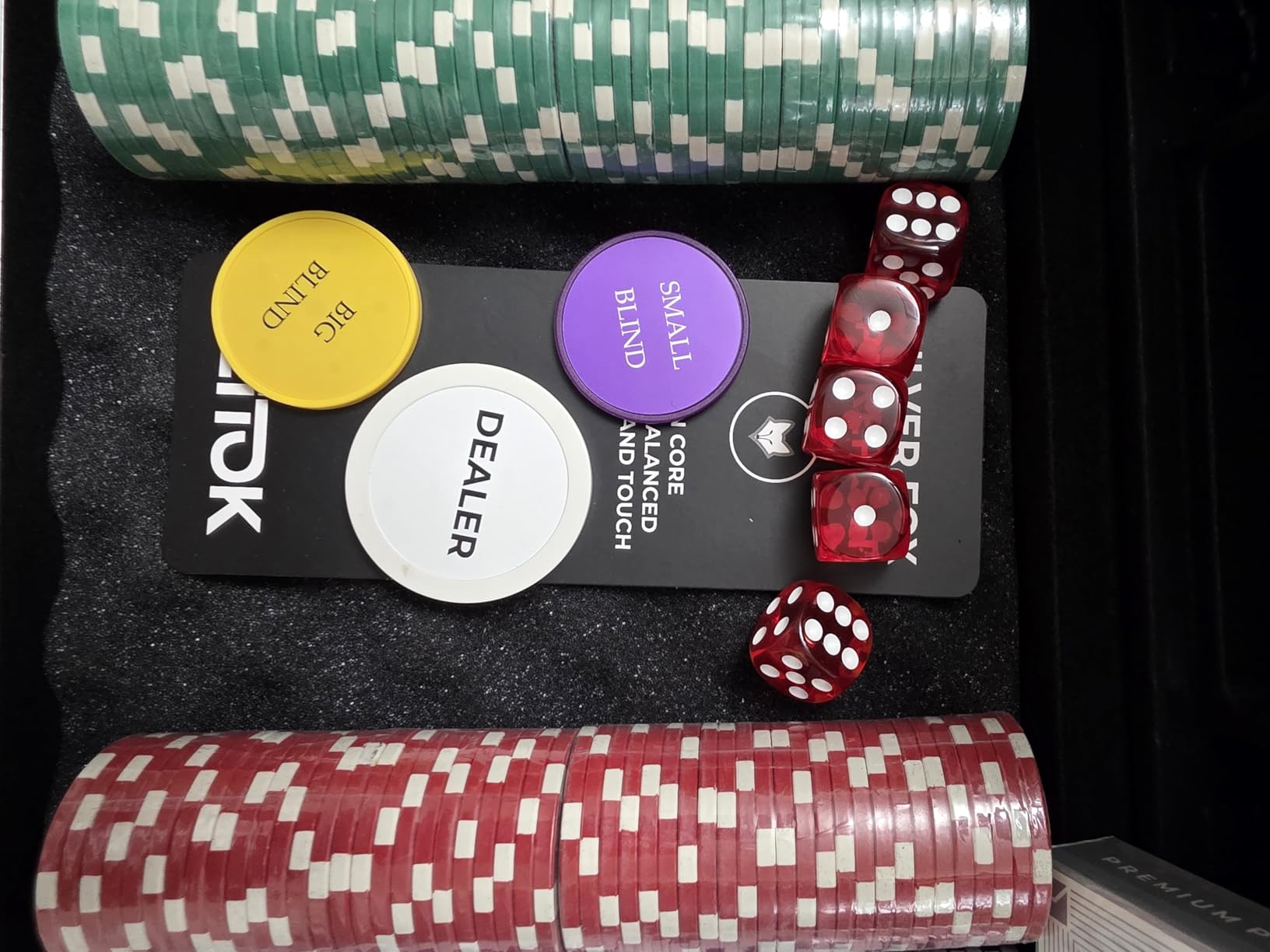HEITOK 300-Piece Numbered Poker Chip Set - 11.5g Heavyweight Casino Style Chips with Denominations - Complete Texas Hold'em Kit with Aluminum Case, Decks & Dice for Beginners & Family Game Night customer photo 2