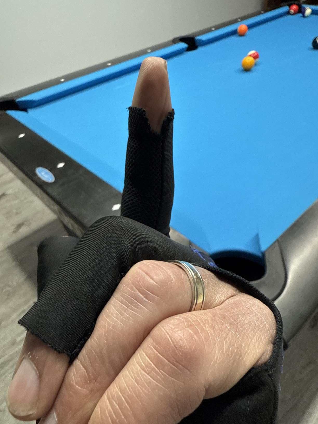 KONLLEN Billiards Gloves for Left Hand/Right Hand L/XL Pool Gloves Professional Non-Slip Adjustable Breathable Snooker Gloves Popular Sizes for Men & Women customer photo 2