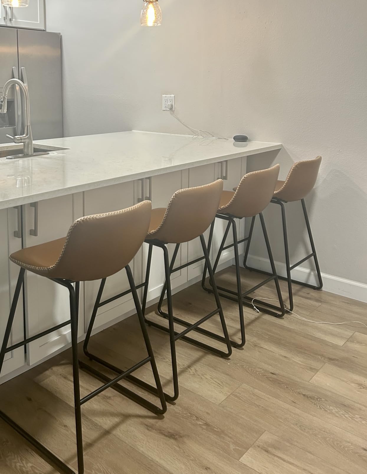 HeuGah Green Bar Stools Set of 3, 26 Inch Barstools with Metal Legs Faux Leather Counter Height Bar Stools for Kitchen Island Modern Bar Seats Chairs with Backrest customer photo 2