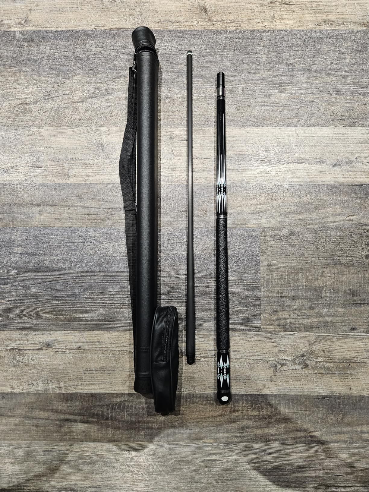 Carbon Fiber Pool Cue Stick with Case, 2pieces 58inch Low Deflection Professional Cue Stick for Billiards, Pro Taper Carbon Fibre Shaft with Genuine Leather Wrap and 12.5mm Tip (19oz-20oz) customer photo 1
