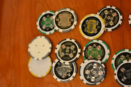 Brybelly Ace Casino Poker Chips Set - 1000 Heavyweight (14-Gram) Clay Composite Chips, Acrylic Display Case customer photo 1