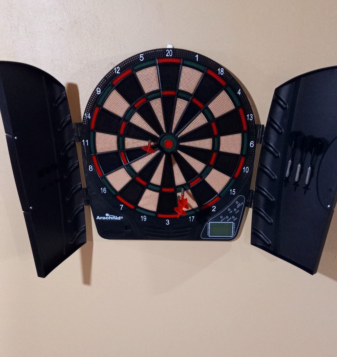 Arachnid Reactor Electronic Dartboard and Cabinet with LCD display, Cricket Scoring Displays, 8-Player Scoring, Black customer photo 2