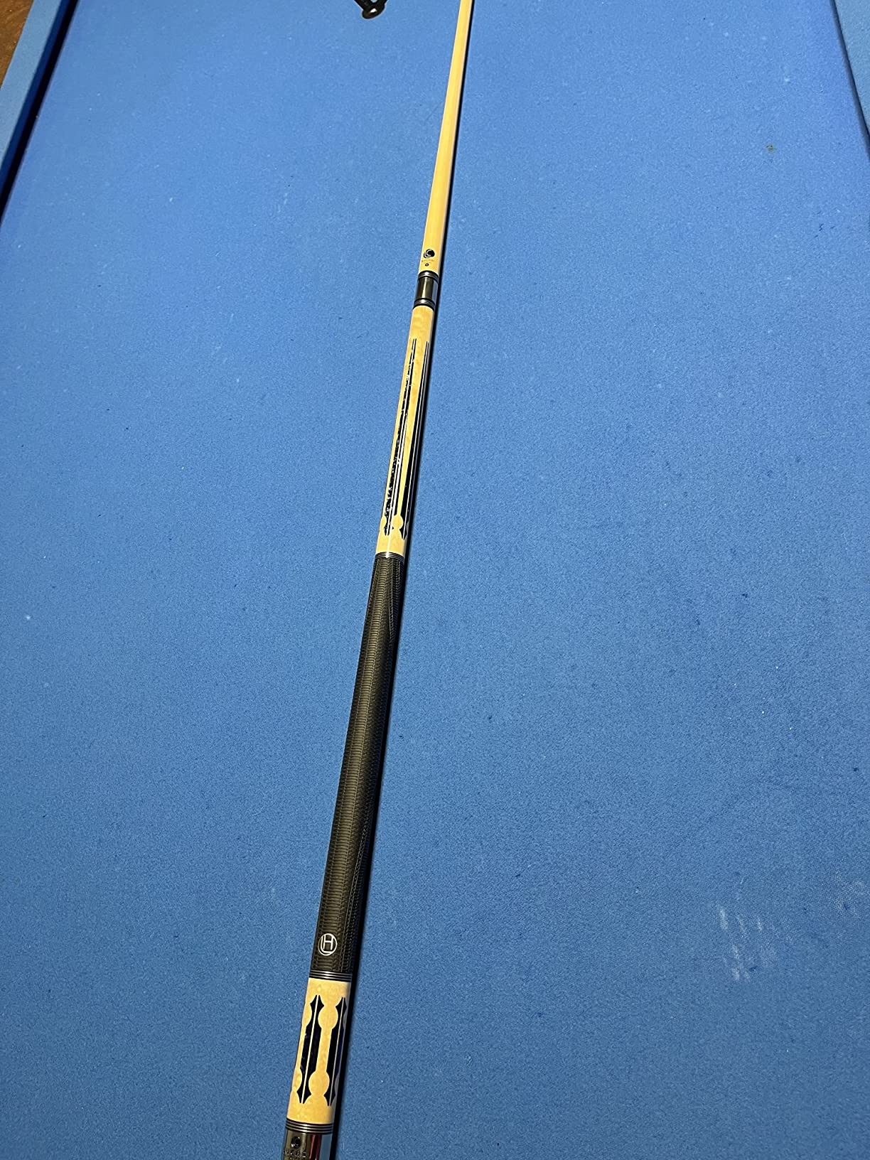 LHC97 Natural Birds-Eye Maple with Blue Crushed Velvet Inlays Technology Cue customer photo 2