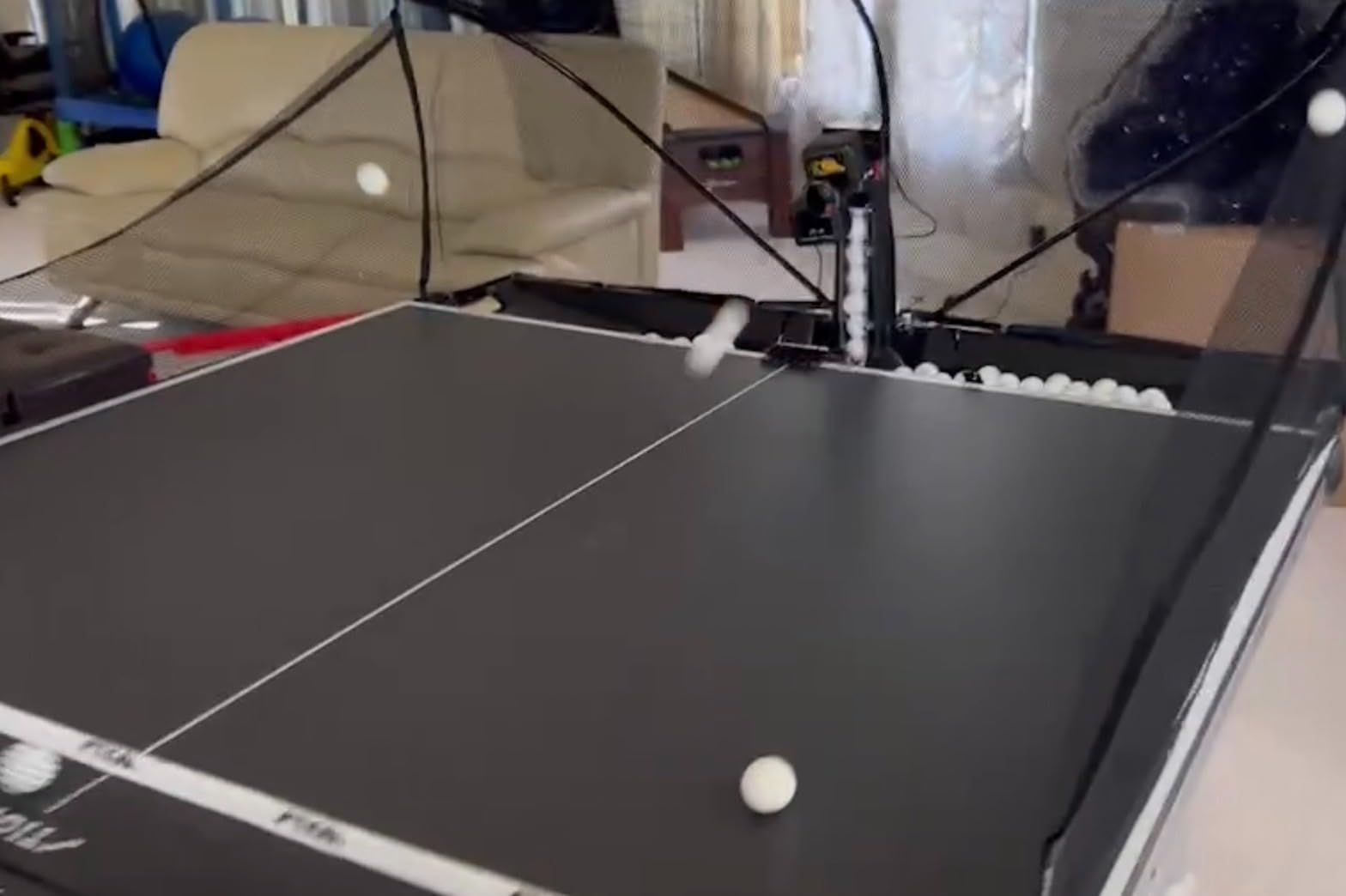 ZXMOTO Table Tennis Robot/Ping Pong Ball Machine,Automatic Table Tennis Machine for Training/Tabletop Table Tennis Games with Customize Spin, Frequency, Ball Speed,Landing, Height customer photo 1