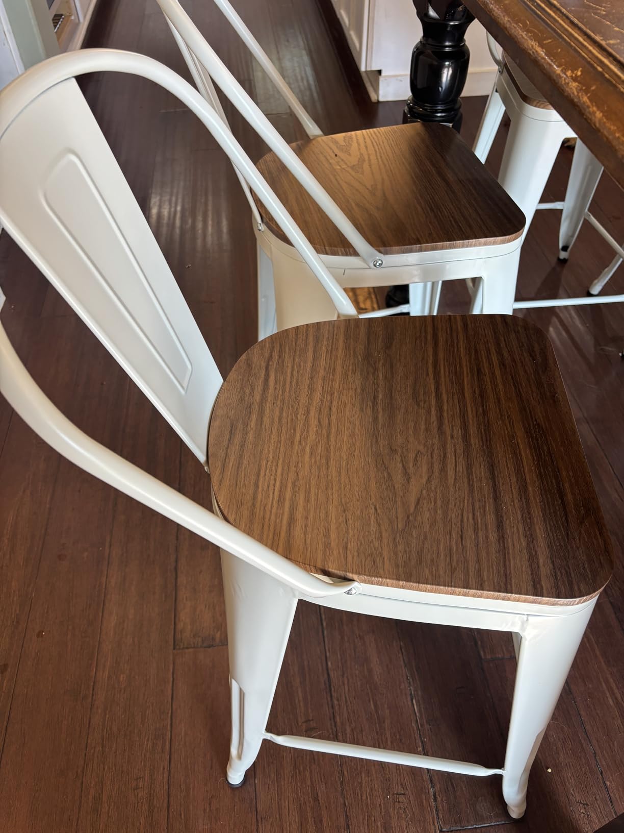 Yongqiang 26 inch Bar Stools Set of 4, Black Counter Height Barstools with High Back Modern Farmhouse Kitchen Metal Bar Chairs with Large Wooden Seat customer photo 2