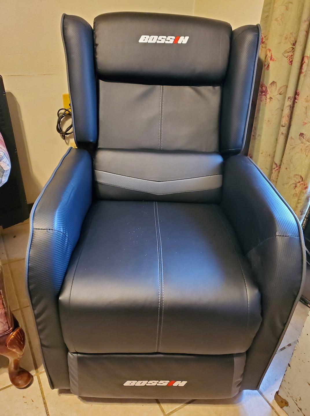 BOSSIN 400lbs Big and Tall Gaming Recliner Chair, PU Leather Seating, Blue customer photo 2