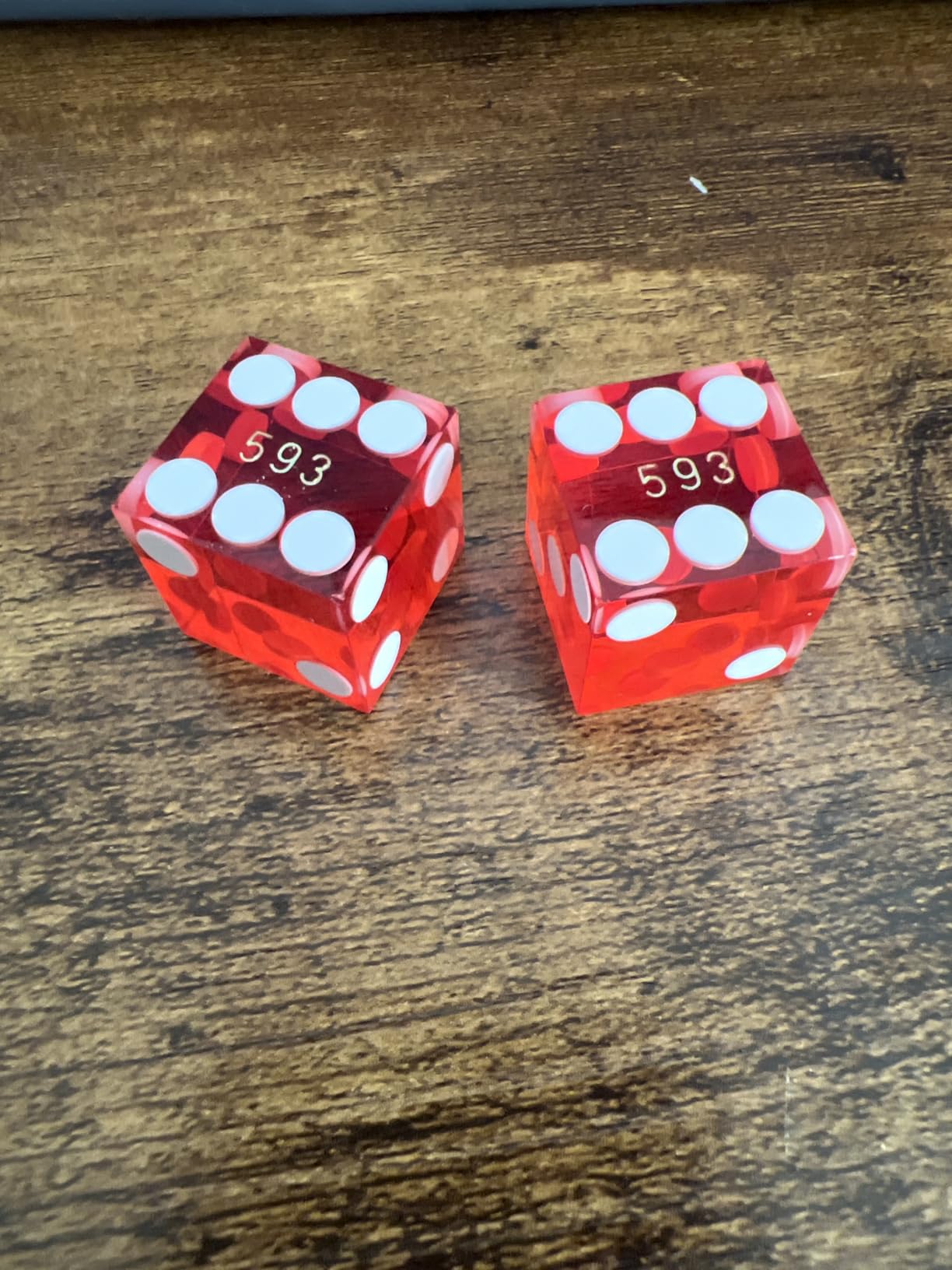 Yuanhe Set of 5 Grade AAA Precision 19mm Serialized Casino Dice with Razor Edges (Purple) customer photo 2