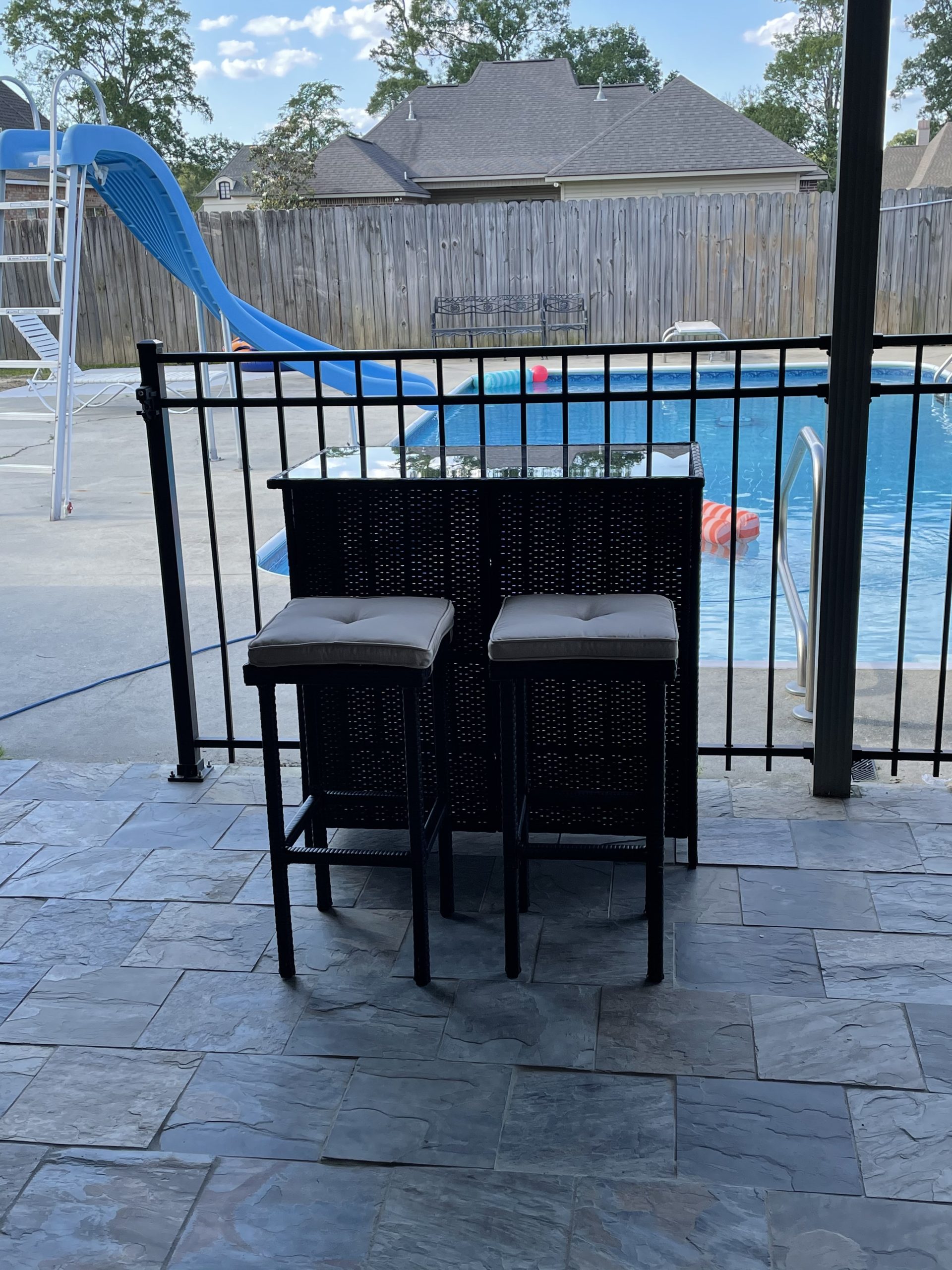 Crownland 3-Piece Wicker Patio Outdoor Bar Set, 2 Stools and 1 Glass Top Table, Bistro Set, Brown Furniture for Deck, Lawn, Backyard customer photo 2