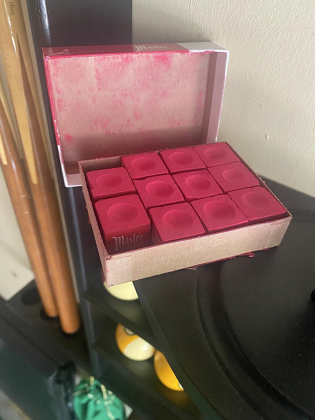 Tweeten Master Red Billiard Chalk Box of 12 customer photo 1
