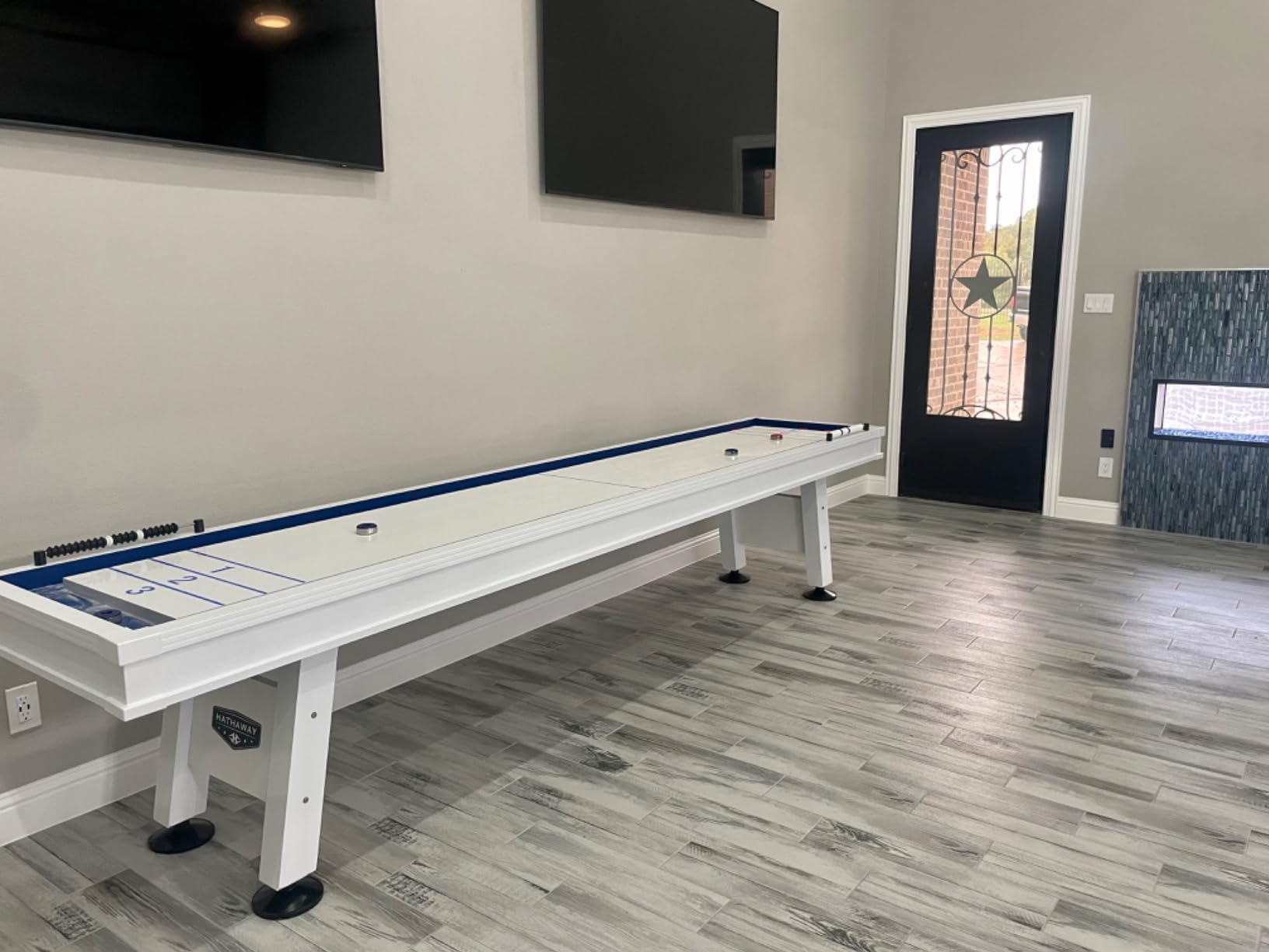Hathaway Crestline 12 Ft Outdoor Shuffleboard Table for Patio, Yard & Deck - with Weatherproof Playfield, Built-in Scorer & Fitted Cover, Leg Levelers, 8 Pucks, Wax - White Finish customer photo 1