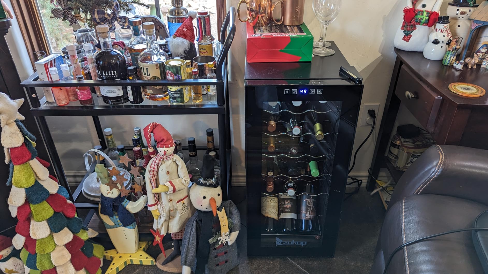 ROVSUN 18 Bottle Wine Fridge, Freestanding Compressor Wine Cooler with Digital Temperature Control customer photo 2