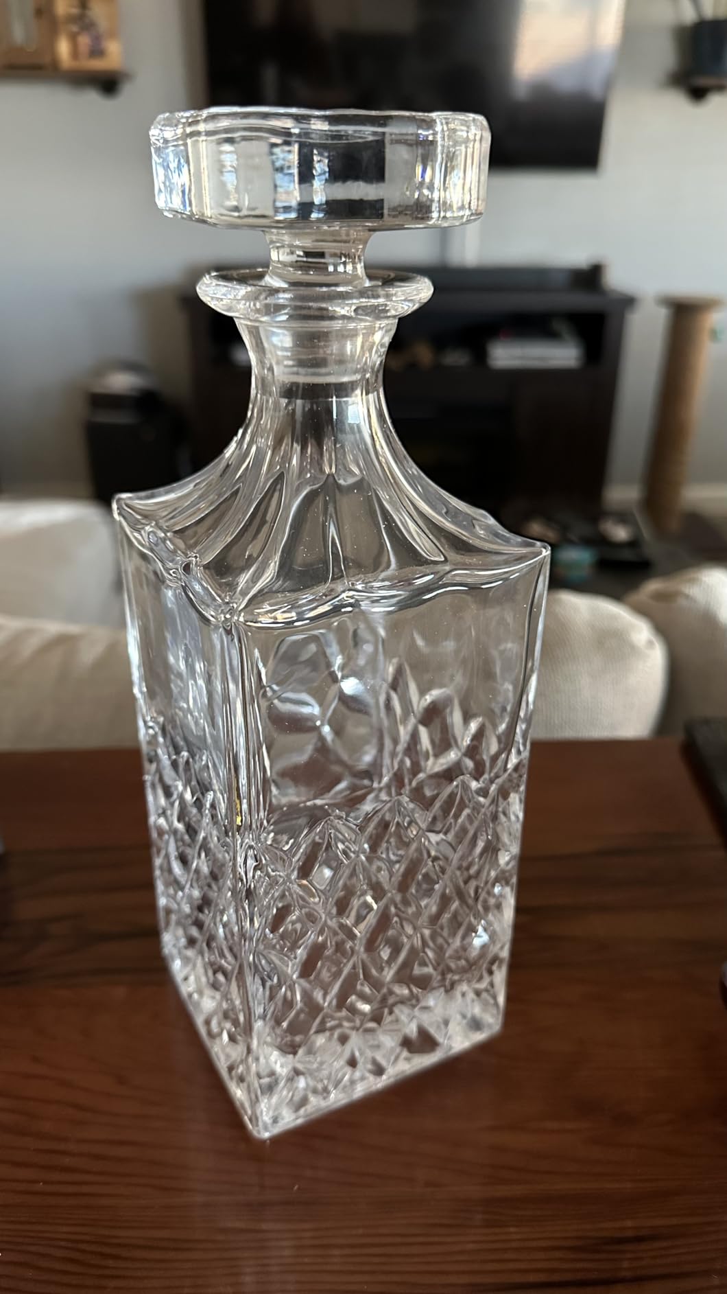 LIGHTEN LIFE Whiskey Decanter 29oz, Crystal Whiskey Decanter with Stopper, Non-Lead, 828ml, Clear, Durable, Dishwasher Safe, Classic European Design, Gift Box Included, Bourbon, Liquor Whisky customer photo 2