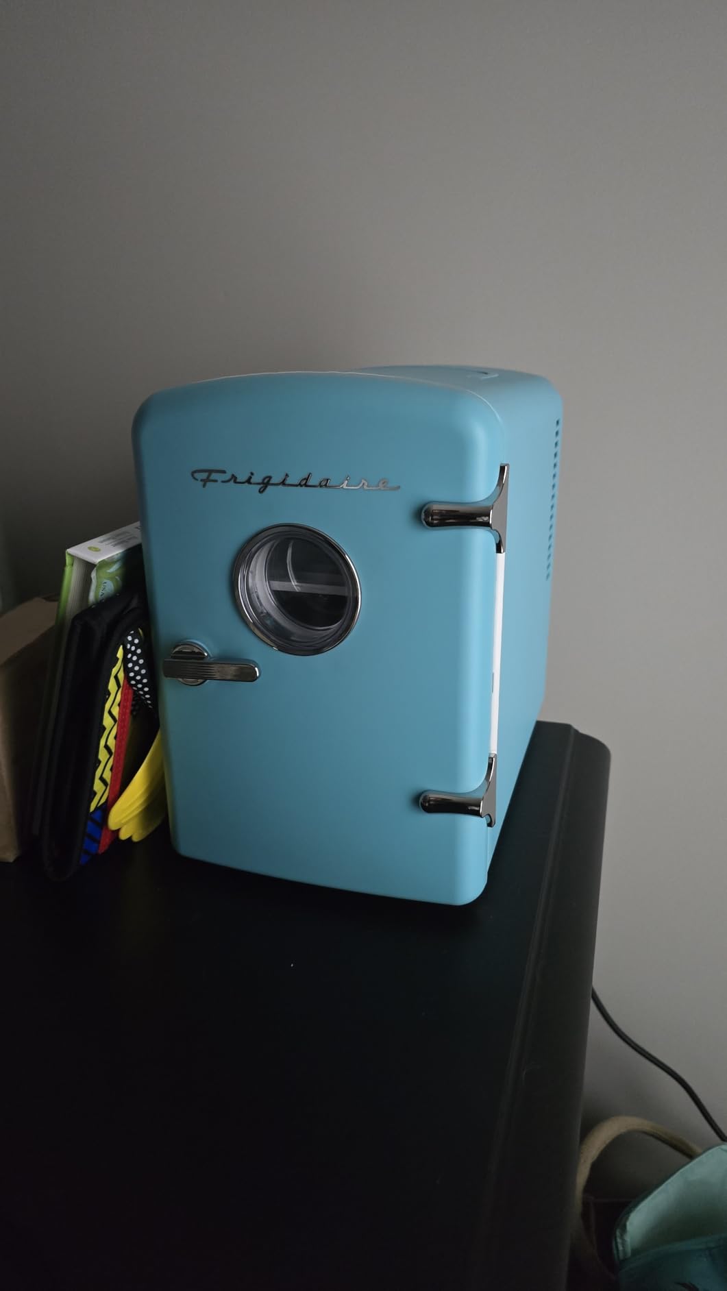 Frigidaire Retro 9-Can Mini Personal Fridge Portable Cooler for Car, Office, Bedroom, Dorm Room, or Cabin, 11.8