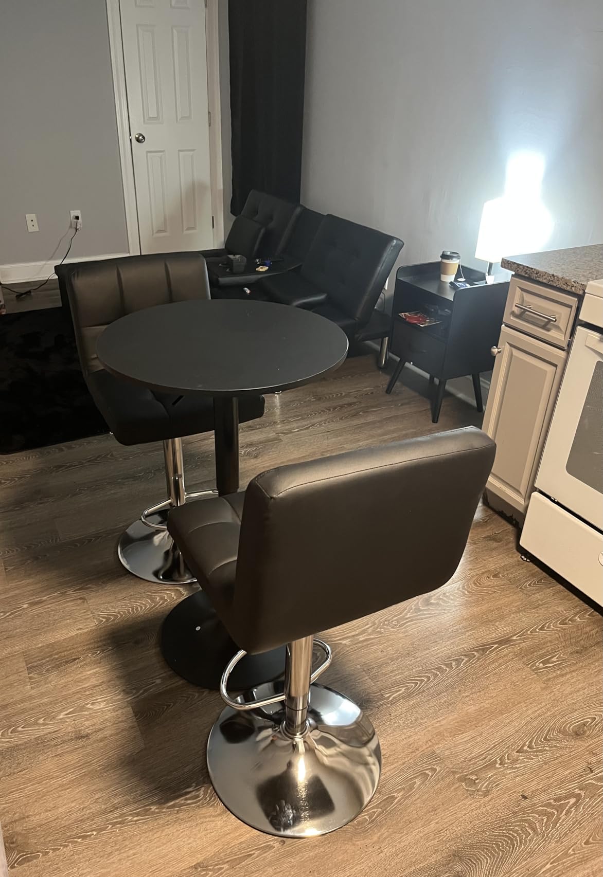 HOOBRO Bar Table, Height-Adjustable Round Pub Table 27-35.4 Inches with Sturdy Base, Modern Style, Easy to Assemble, Suitable for Small Space, Rustic and Black BF58BT01G1 customer photo 1
