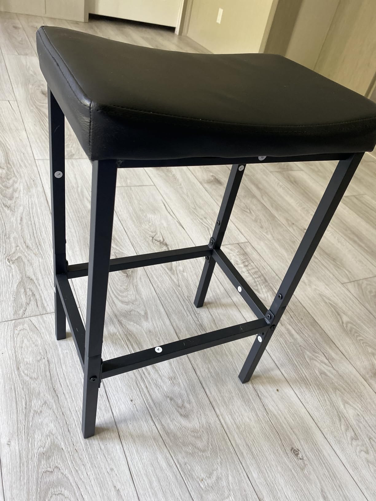 HOOBRO Bar Stools Set of 2, Counter Height Stools, Saddle Barstools with Curved Surface, 24.8 Inches, 2.4 in Thick Upholstery, for Kitchen, Dining Room, Cafe, Black BB10BY01 customer photo 1