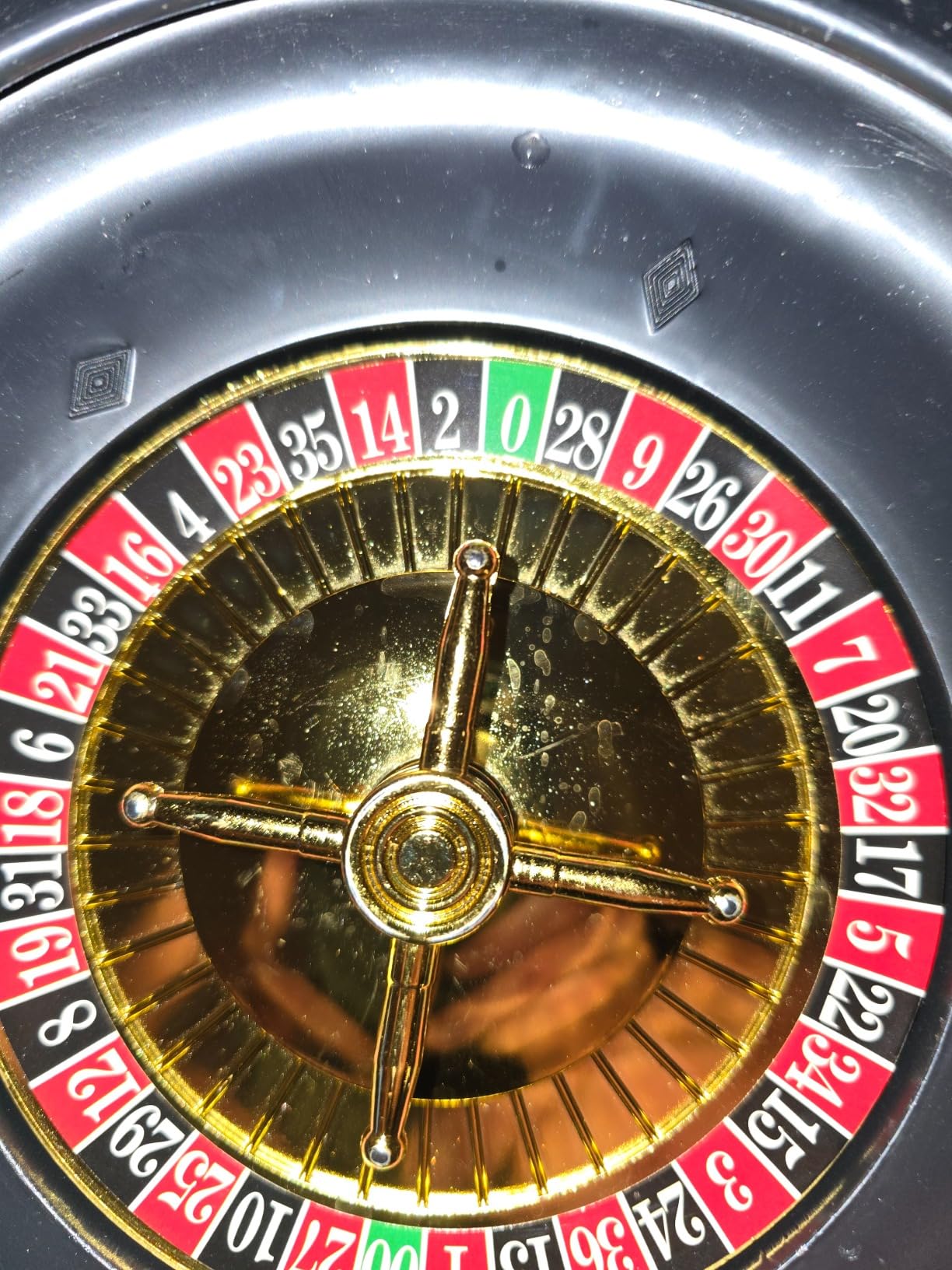 GOTHINK Roulette Wheel Game Set, Includes 10-inch Gambling Wheel, 200 Chips, Rake, 2 Balls and Texas Hold'em Poker, Perfect for Parties and Holidays customer photo 1