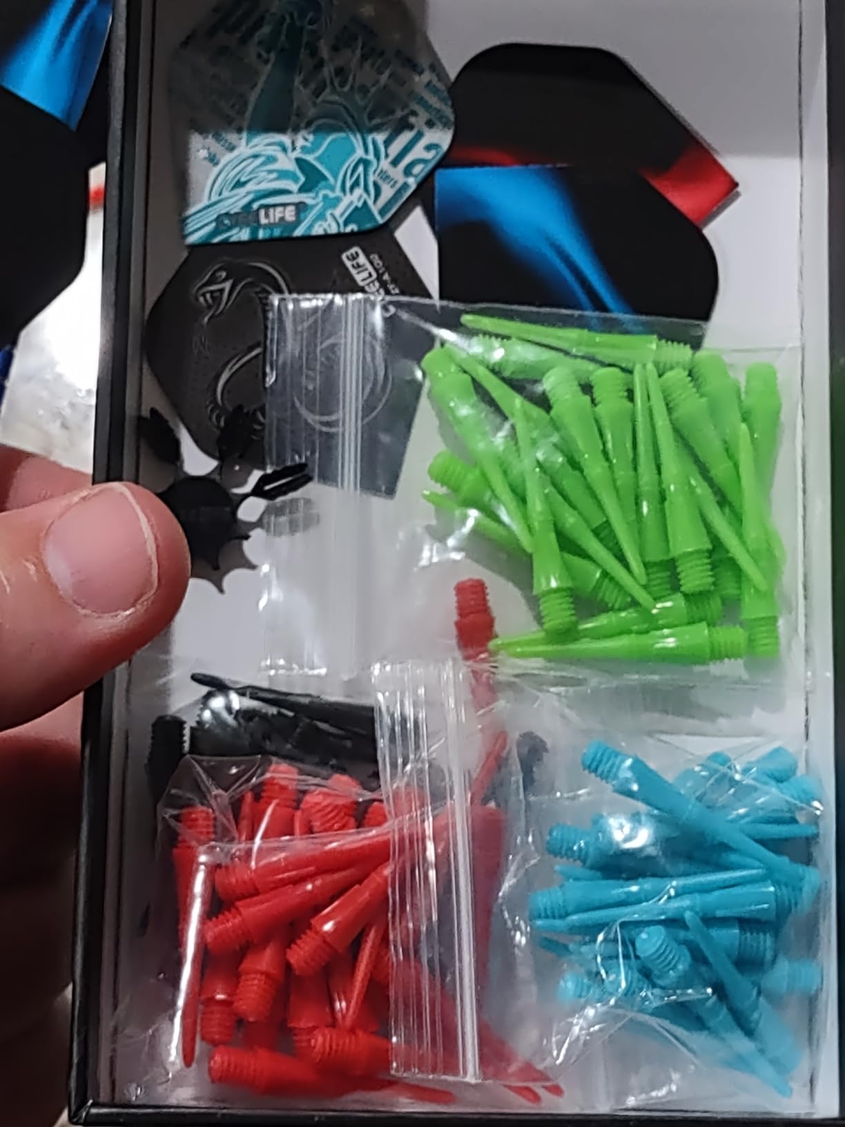 CyeeLife Darts Plastic Tip - Soft Tip Darts Set - 12 Pcs 18 Gram with 4 Colors Premium Aluminum Shafts, 100 Extra Dart Tips 16pcs Flights and 2pcs Flight Protectors for Electronic Dart Board customer photo 2