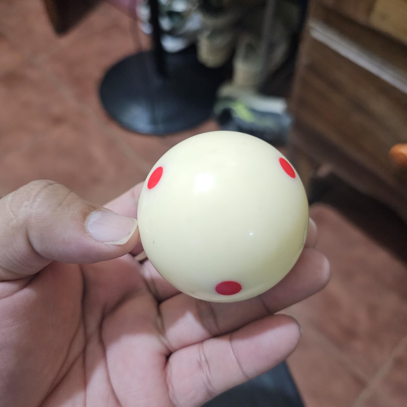 Lifestyle Basics Billiard Ball Cleaner and Restorer Polish | All-in-One Pool Ball Cleaner | Removes Chalk Residue, Dust, Dirt, and Grime customer photo 1