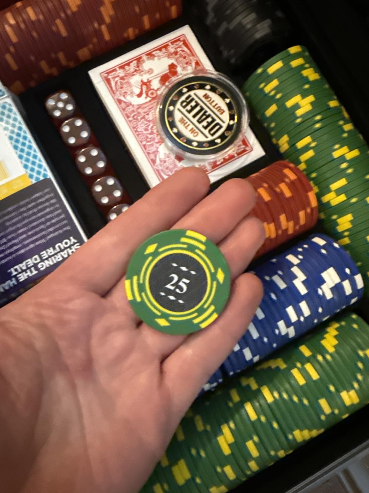 Boyzhood Poker Chips,400PCS 14 Gram Clay Poker Chip Set with Deluxe Travel Case, Numbered Chips,Poker Set for Texas Holdem Blackjack Gambling. customer photo 1