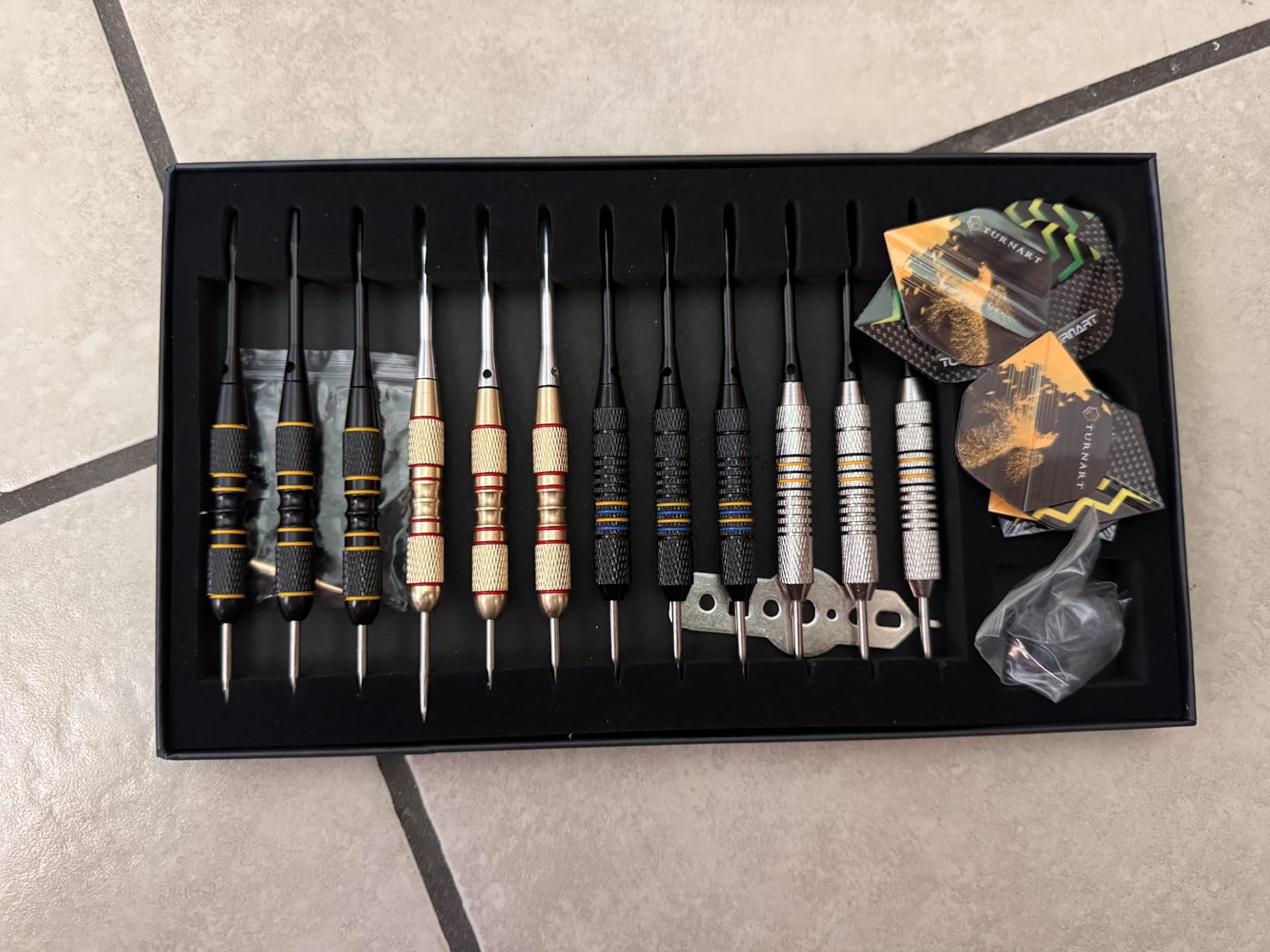 Turnart Darts Metal Tip Set - Steel Tip Darts Darts Set Professional Metal Darts 12 pcs 22/24 Grams Pro Dart Set with Stylish Case Aluminum Shafts Extra 9 Flights customer photo 2