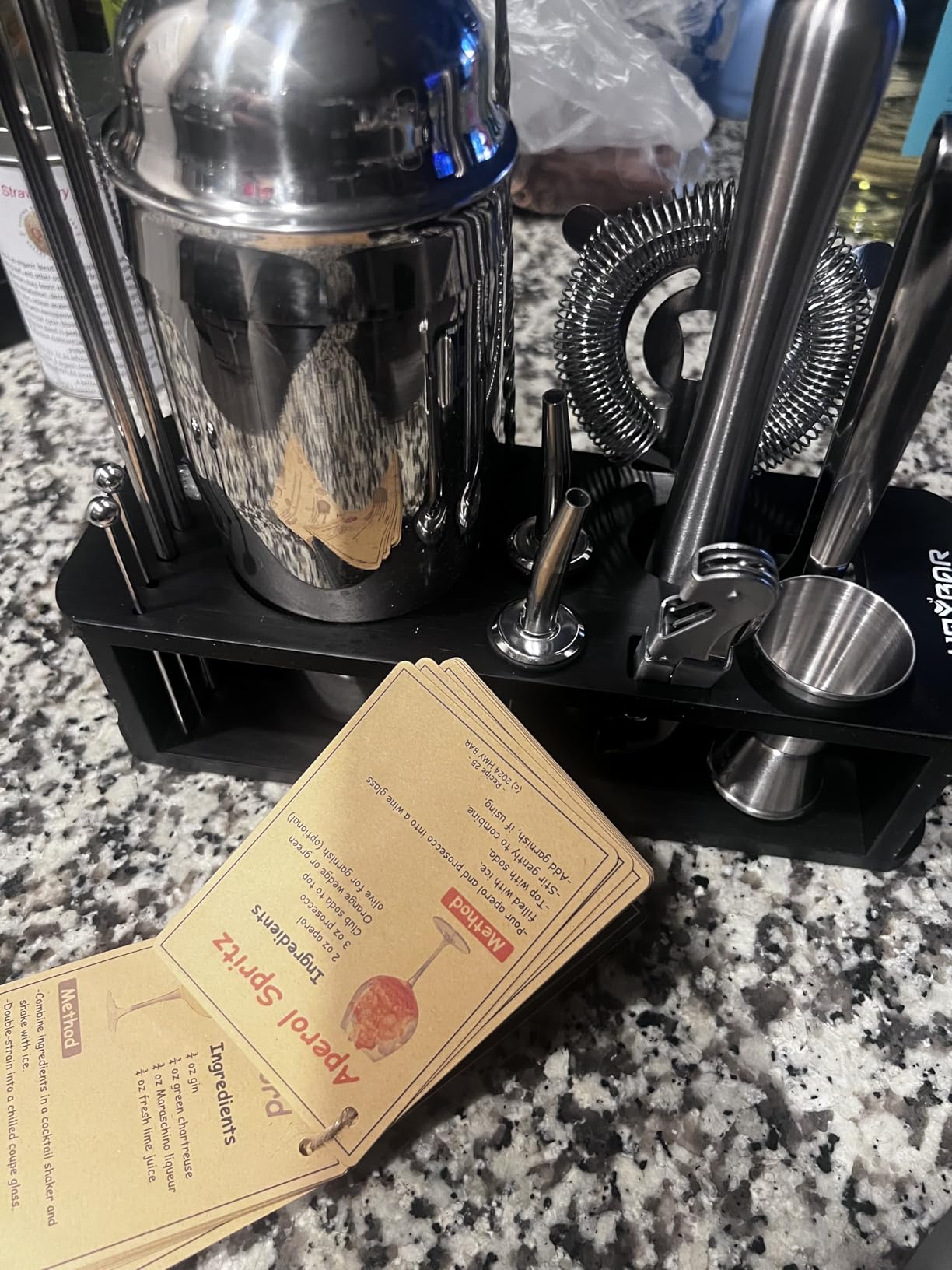 HMYBAR 22-pc Cocktail Shaker Set (24oz/700ml) | Mixology Bartender Kit | Bar Tool Set | Martini Making Set with 39-Recipe Cocktail Cards & Bamboo Stand customer photo 2