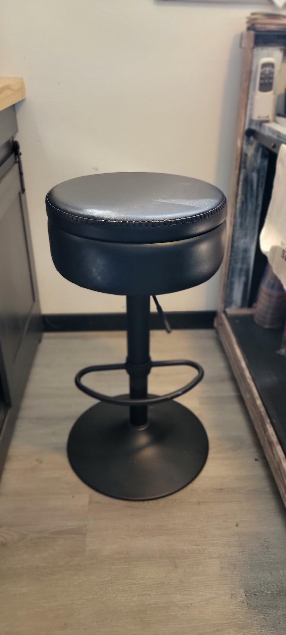 VASAGLE EKHO Collection - 360° Swivel Bar Stool, Height Adjustable Barstool with Storage, Synthetic Leather with Stitching, Mid-Century Modern, Kitchen Bar, Easy Assembly, Caramel Brown customer photo 1