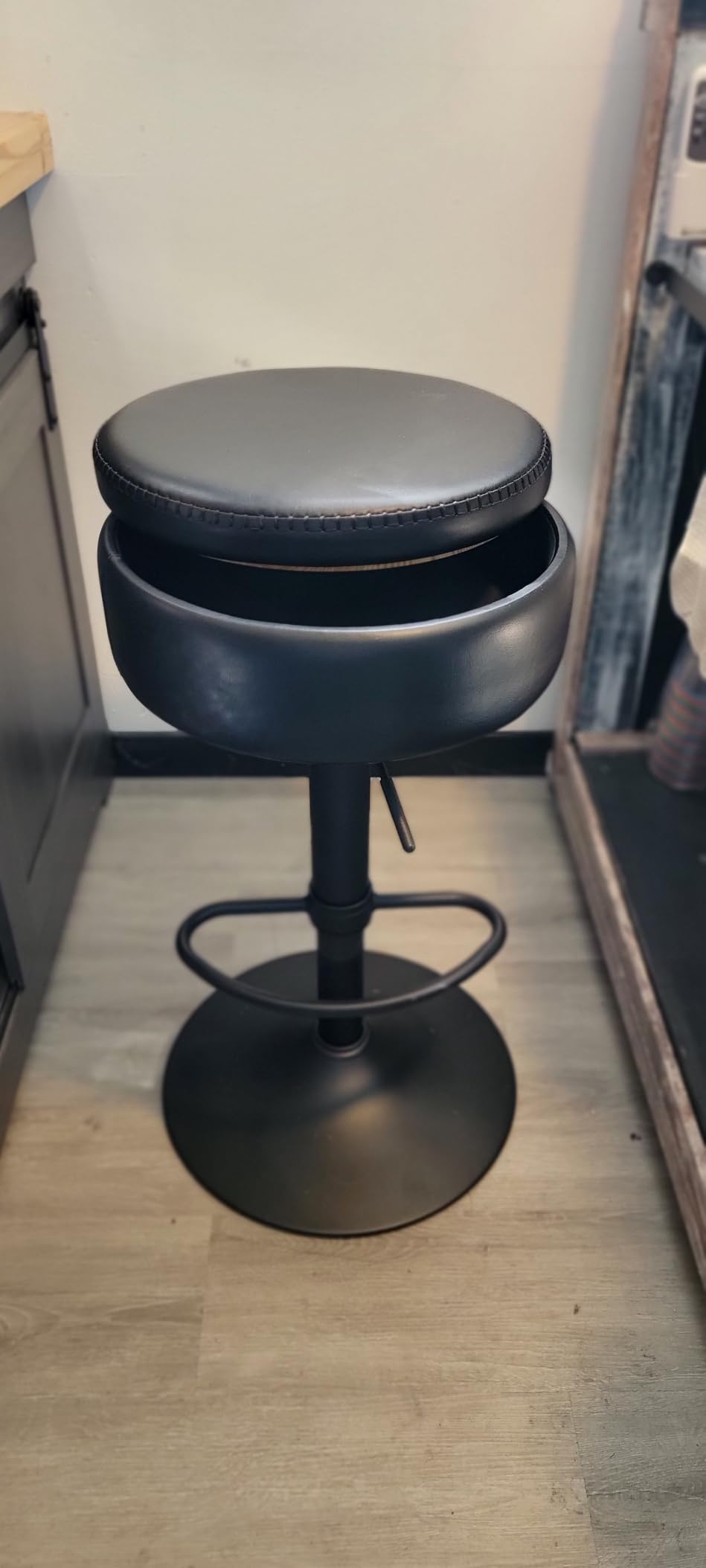 VASAGLE EKHO Collection - 360° Swivel Bar Stool, Height Adjustable Barstool with Storage, Synthetic Leather with Stitching, Mid-Century Modern, Kitchen Bar, Easy Assembly, Caramel Brown customer photo 2