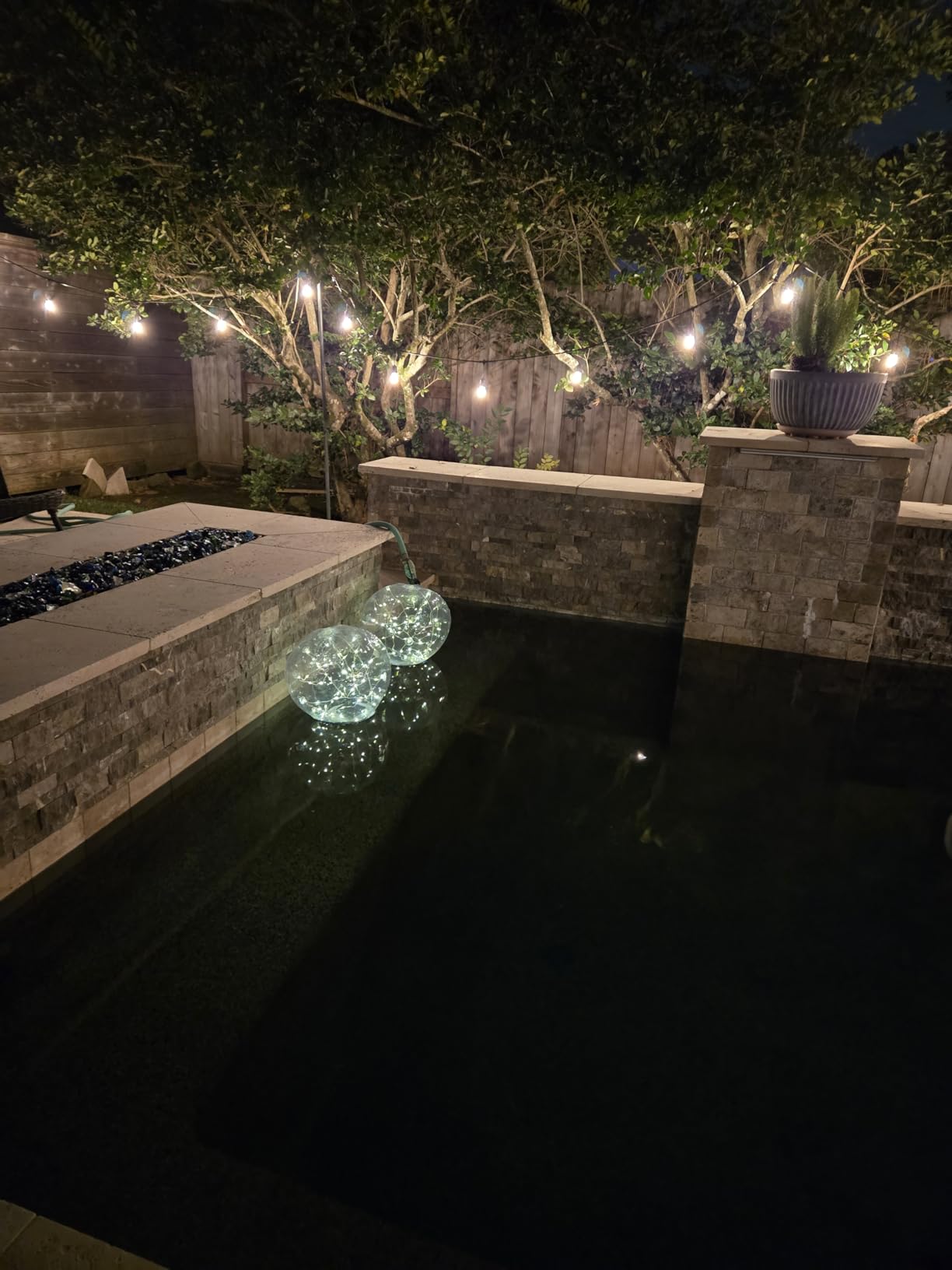 afzdby Floating Pool Lights Solar Powered,14 Inch 3000K Warm White Inflatable Glow in The Dark Balls,IP68 Waterproof Led Light up for Inground Pool,Christmas Decorations Outdoor Ornaments customer photo 1