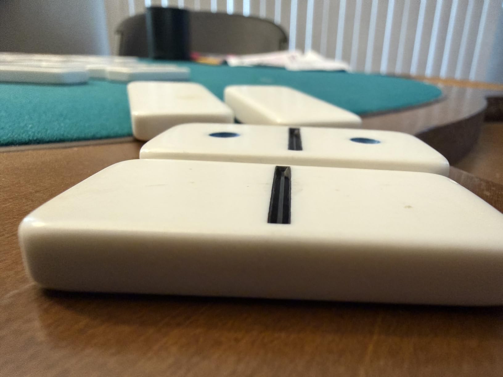 Offelec Mexican Train Dominoes Set with 8 Holders, Double 12 Dominos Set for Adults, Mexican Dominoes Train for Kids and Family Game, Mexican Train Games with 91 Colored Tile Dominos and Wooden Box customer photo 1