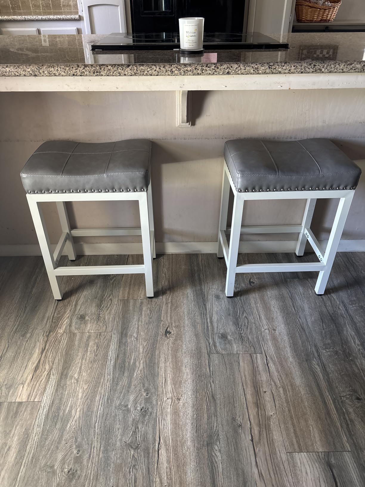 Sweetcrispy Bar Stools Set of 2, 24 Inch Counter Height Stools, PU Leather Upholstered Bar Chairs with Footrest, Modern Bar Stools for Kitchen Island, Dining, Living Room, Brown customer photo 1