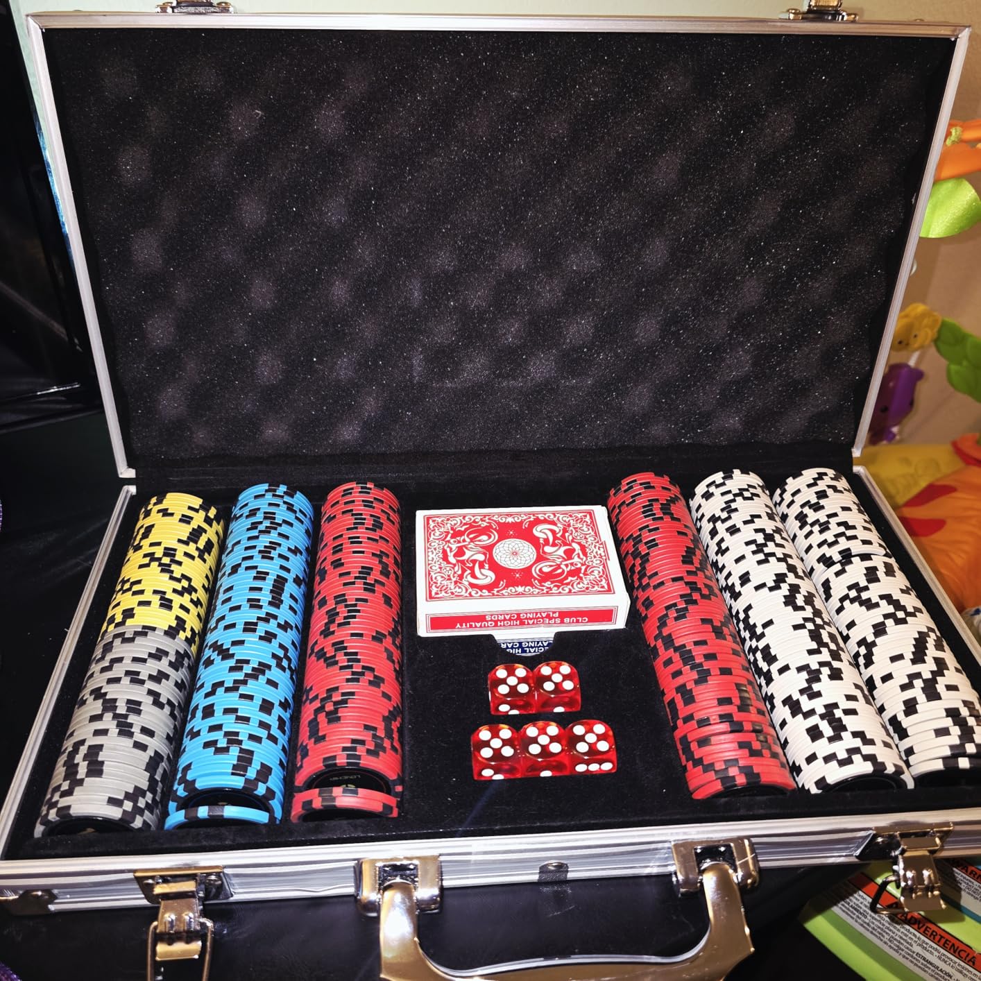 1000 Piece Poker Chip Set with 11.5g Heavyweight Composite Chips and Aluminum Case for Texas Holdem Blackjack Gambling Tournaments Includes Denominations Playing Cards and Dealer Buttons customer photo 1