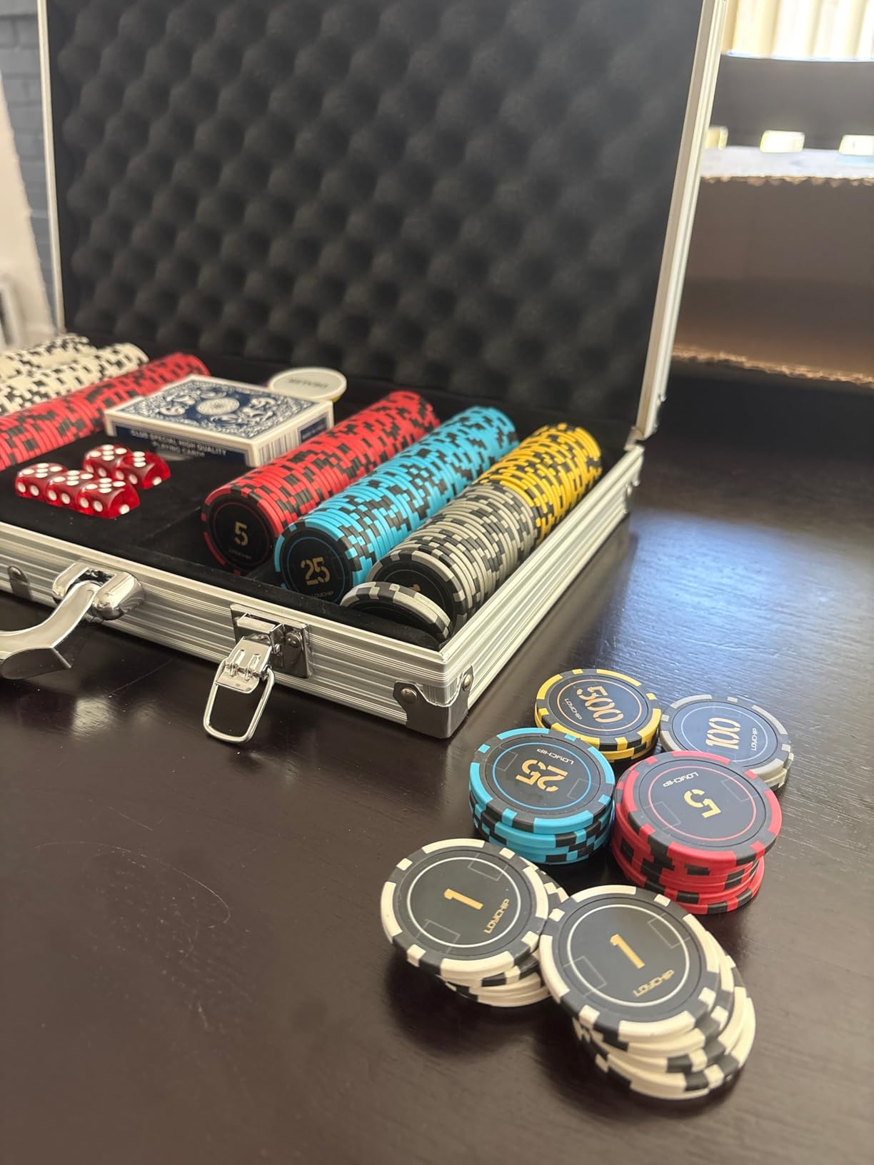 1000 Piece Poker Chip Set with 11.5g Heavyweight Composite Chips and Aluminum Case for Texas Holdem Blackjack Gambling Tournaments Includes Denominations Playing Cards and Dealer Buttons customer photo 2