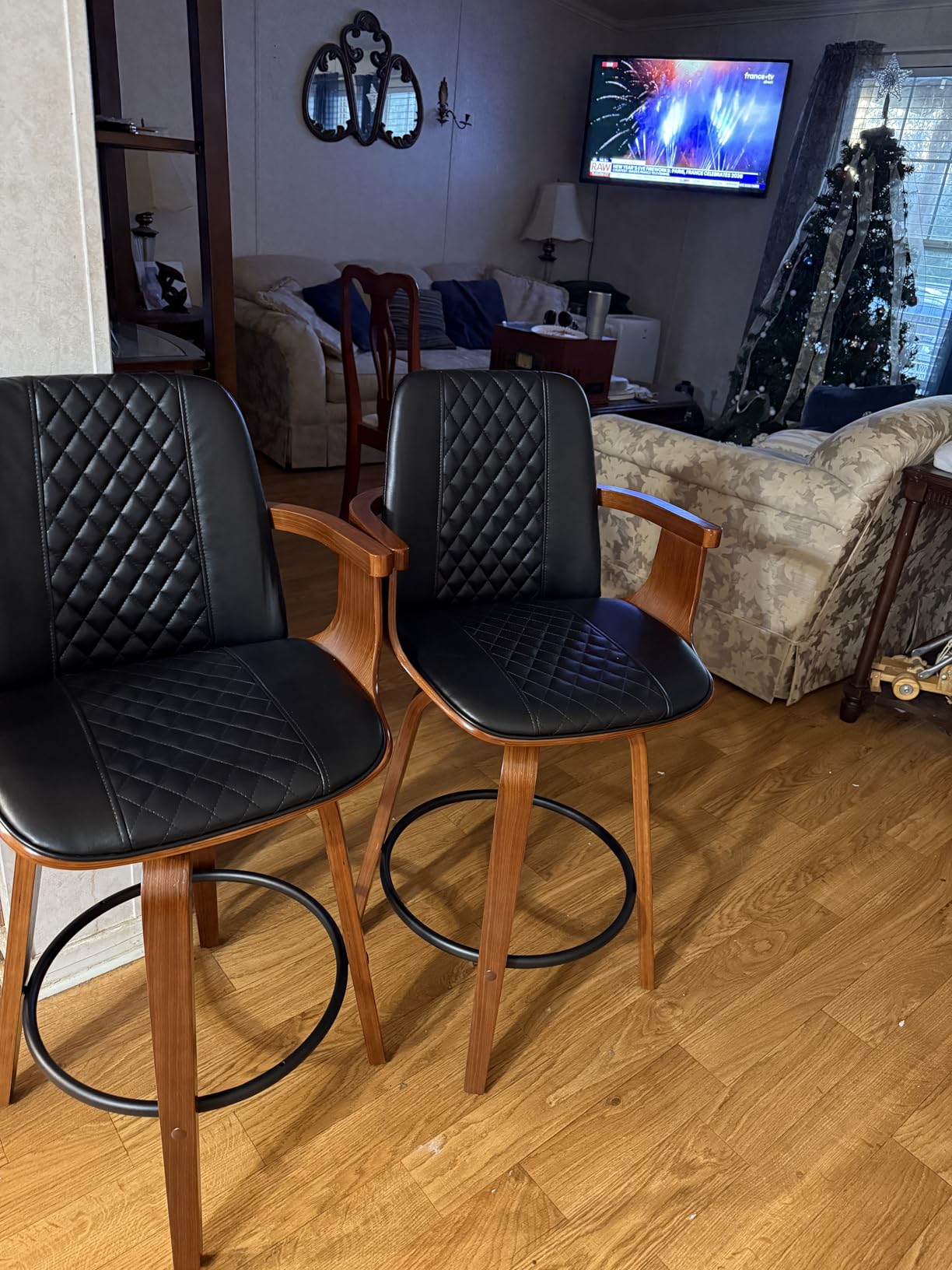 YaFiti Swivel Bar Stools Set of 2, 26 Inch Counter Height Bar Stools with Arms and High Back, Upholstered PU Leather Counter Stools with Bentwood Wood Frame and Legs for Kitchen Island, Black customer photo 2
