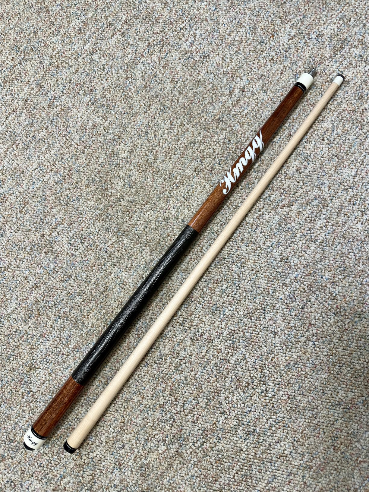 HMQQ 58 Inch Maple Pool Cue Stick, 19oz 2-Piece Billiard Cue with 13mm Tip, Adjustable Weight, Linen Wrap customer photo 1