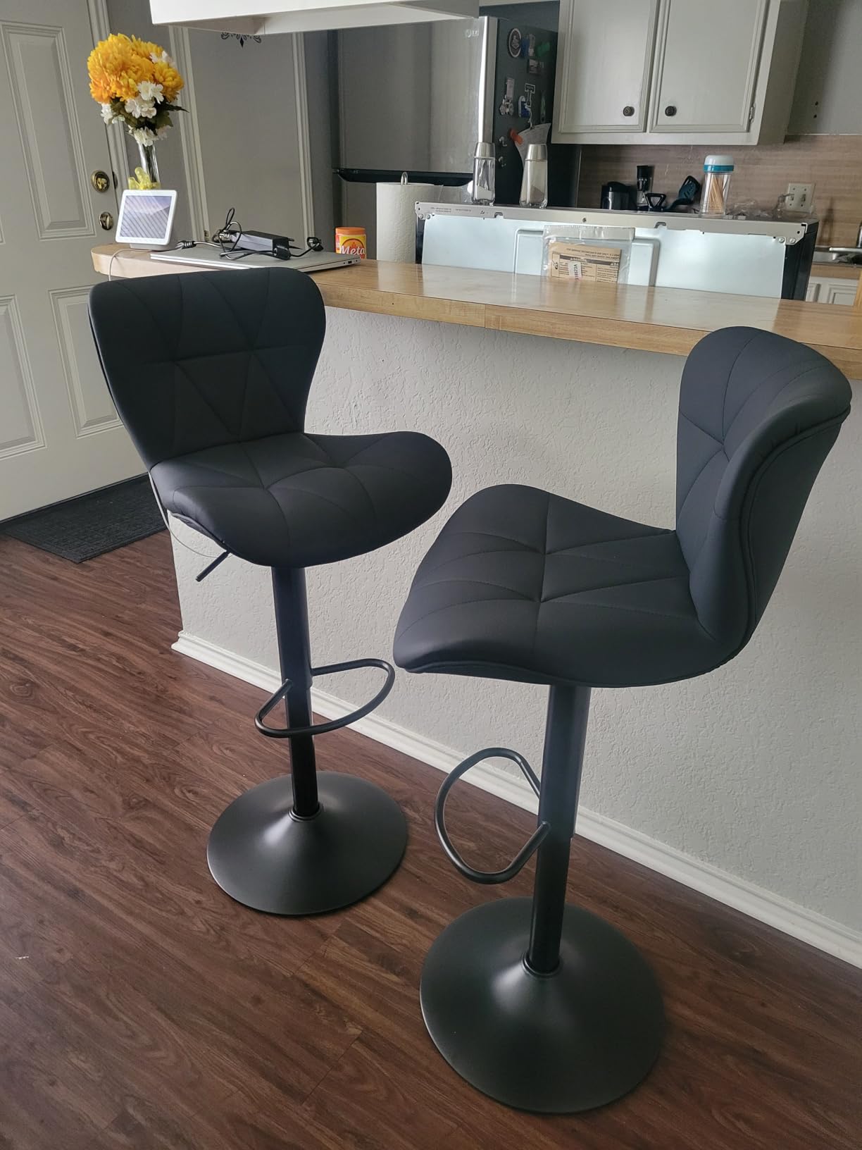 Sweetcrispy Modern Bar Stools Set of 4, Adjustable Faux Leather Upholstered Swivel Bar Stools, Counter Height Bar Chairs with Back for Kitchen Island, Grey customer photo 1