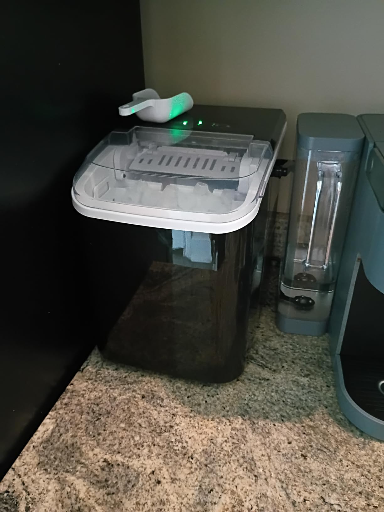 NEWBULIG Ice Makers Countertop with Handle, Portable Ice Machine, 9 Bullet Cubes in 6 Mins, 26lbs in 24Hrs, Auto-Cleaning, with Basket and Scoop, for Home, Kitchen, RV, Camping, Black customer photo 1