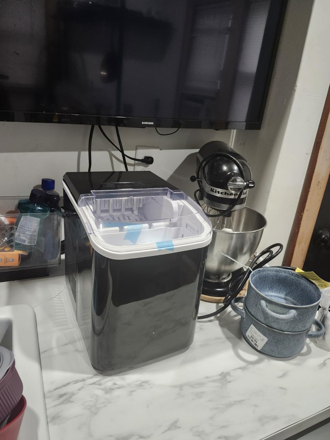 NEWBULIG Ice Makers Countertop with Handle, Portable Ice Machine, 9 Bullet Cubes in 6 Mins, 26lbs in 24Hrs, Auto-Cleaning, with Basket and Scoop, for Home, Kitchen, RV, Camping, Black customer photo 2