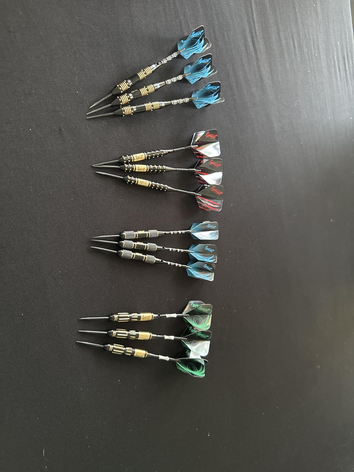 IgnatGames Darts Metal Tip Set - 12 Pack Steel Tip Darts with 32 GlideXPro Flights, Multi-Zone Barrel Grips, 1.4
