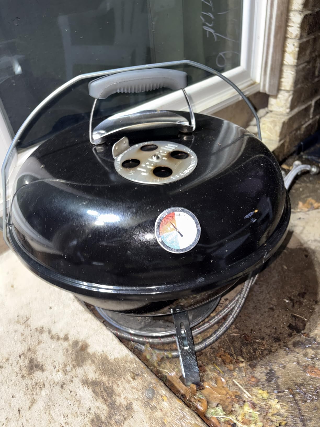 Weber Jumbo Joe Charcoal Grill, 18-Inch, Black - Lightweight Portable Kettle BBQ Grill with Tuck-N-Carry Lid Lock for Camping, Tailgating & Outdoor Cooking customer photo 1