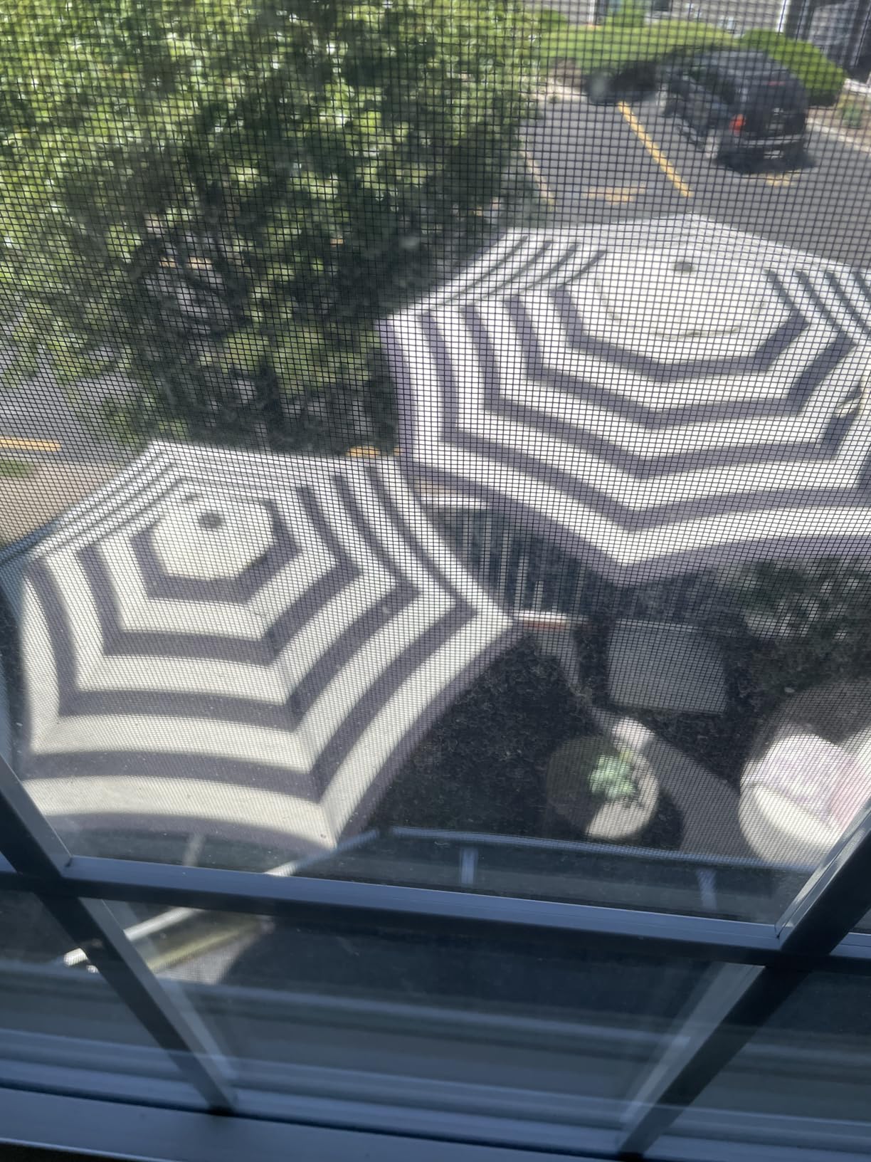 Blissun 9' Outdoor Patio Umbrella, Outdoor Table Umbrella, Yard Umbrella, Market Umbrella with 8 Sturdy Ribs, Push Button Tilt and Crank customer photo 1
