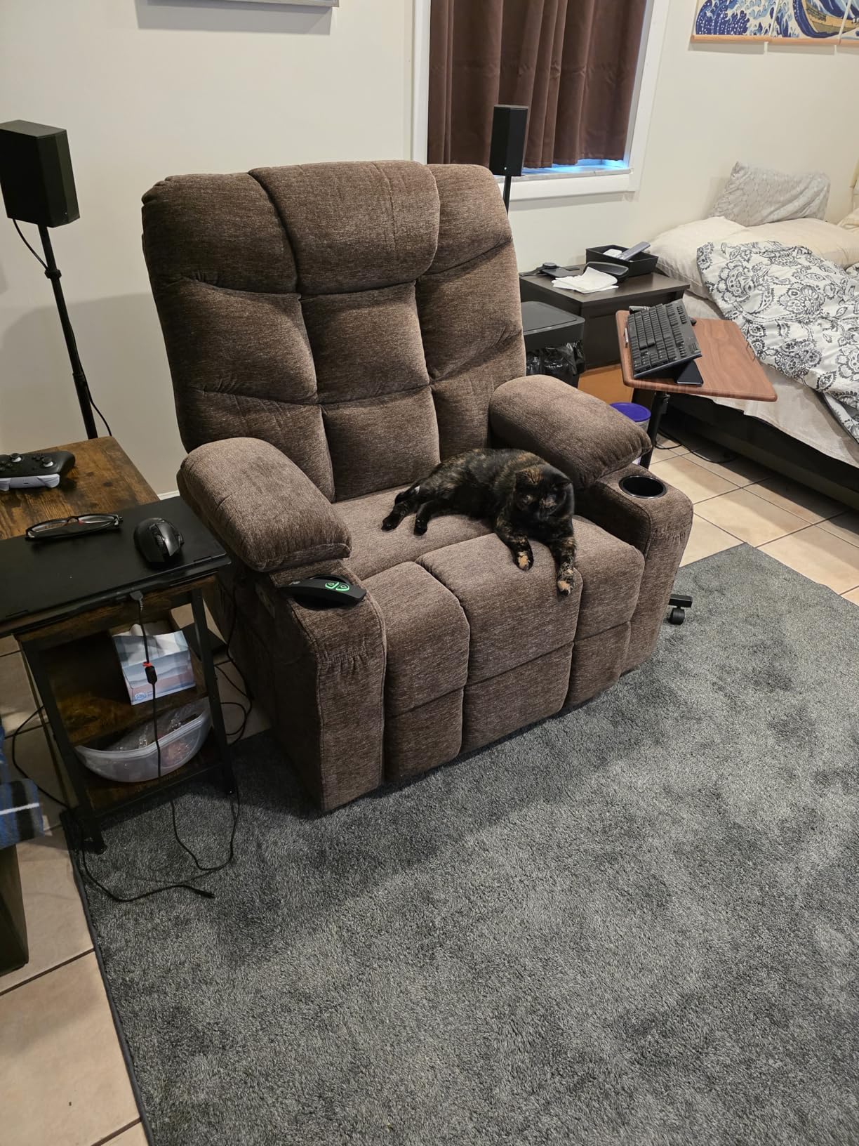 MCombo Power Lift Recliner Chair for Elderly, Electric Lift Chair with Extended Footrest, USB Ports, Cup Holders, Fabric 7287 (Dark Gray, Medium) customer photo 2