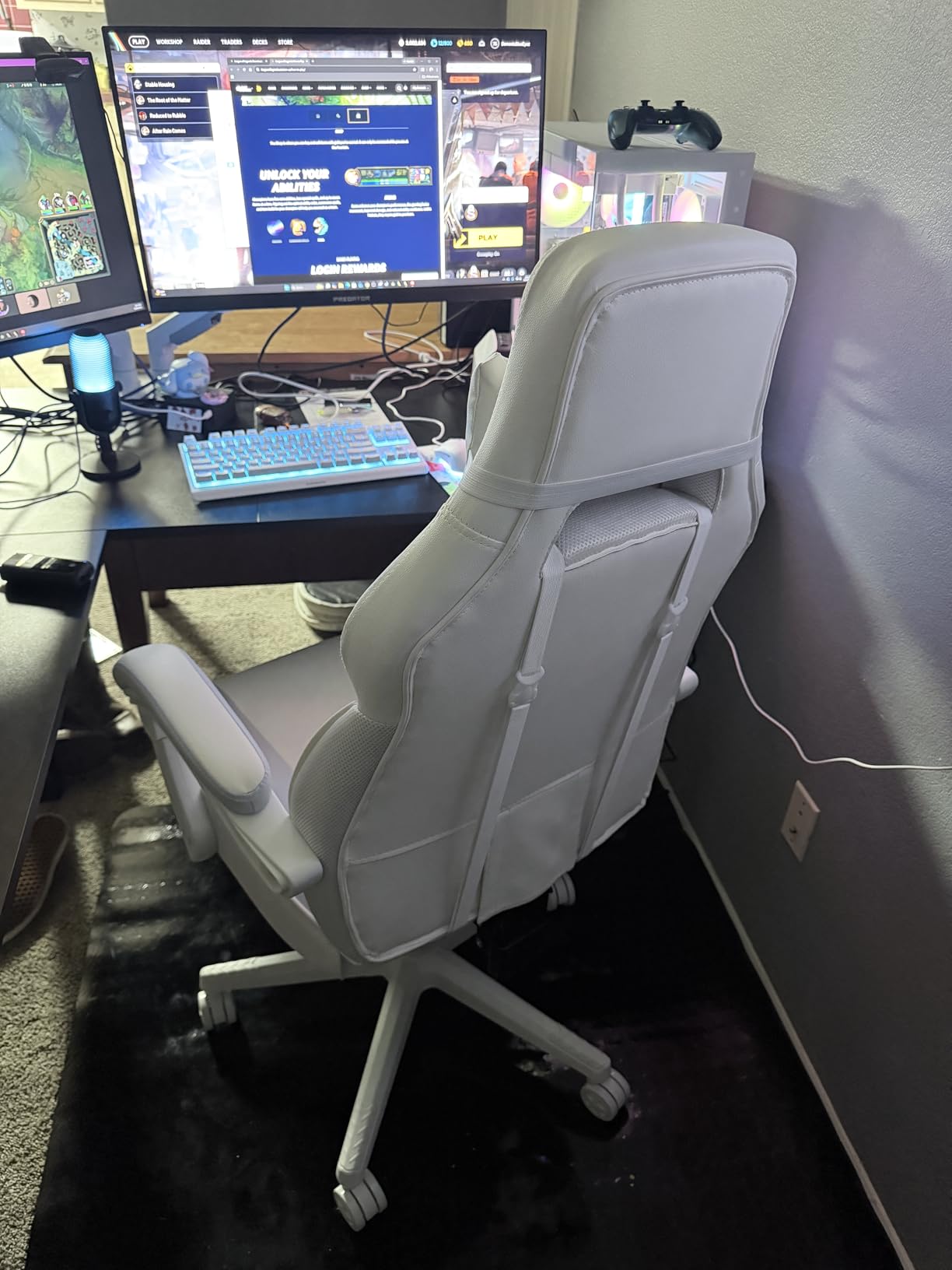 LEMBERI Big and Tall Gaming Chair, 400lb Capacity, Red customer photo 2