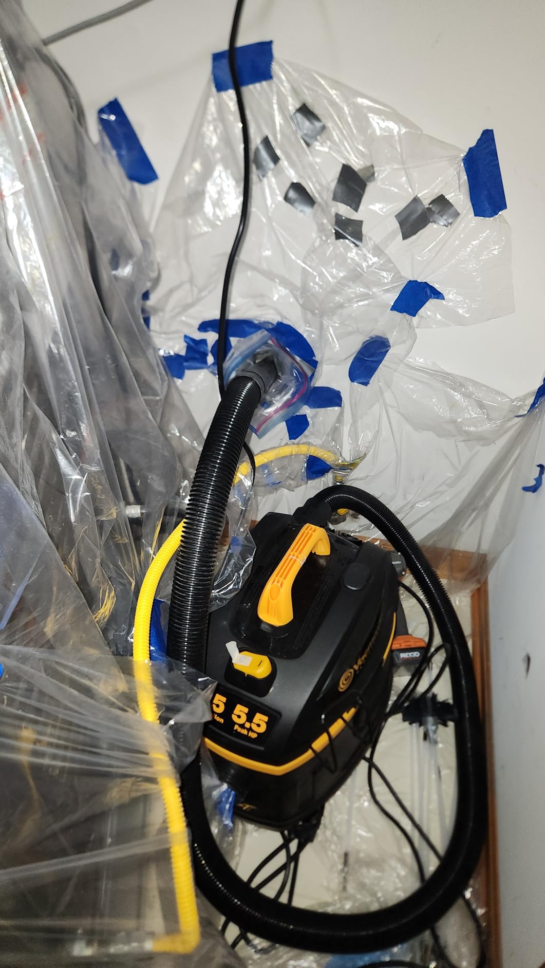 Vacmaster Professional Beast Series VFB511H 0201 5-Gallon 5.5 Peak HP Wet/Dry Vac, Black customer photo 1