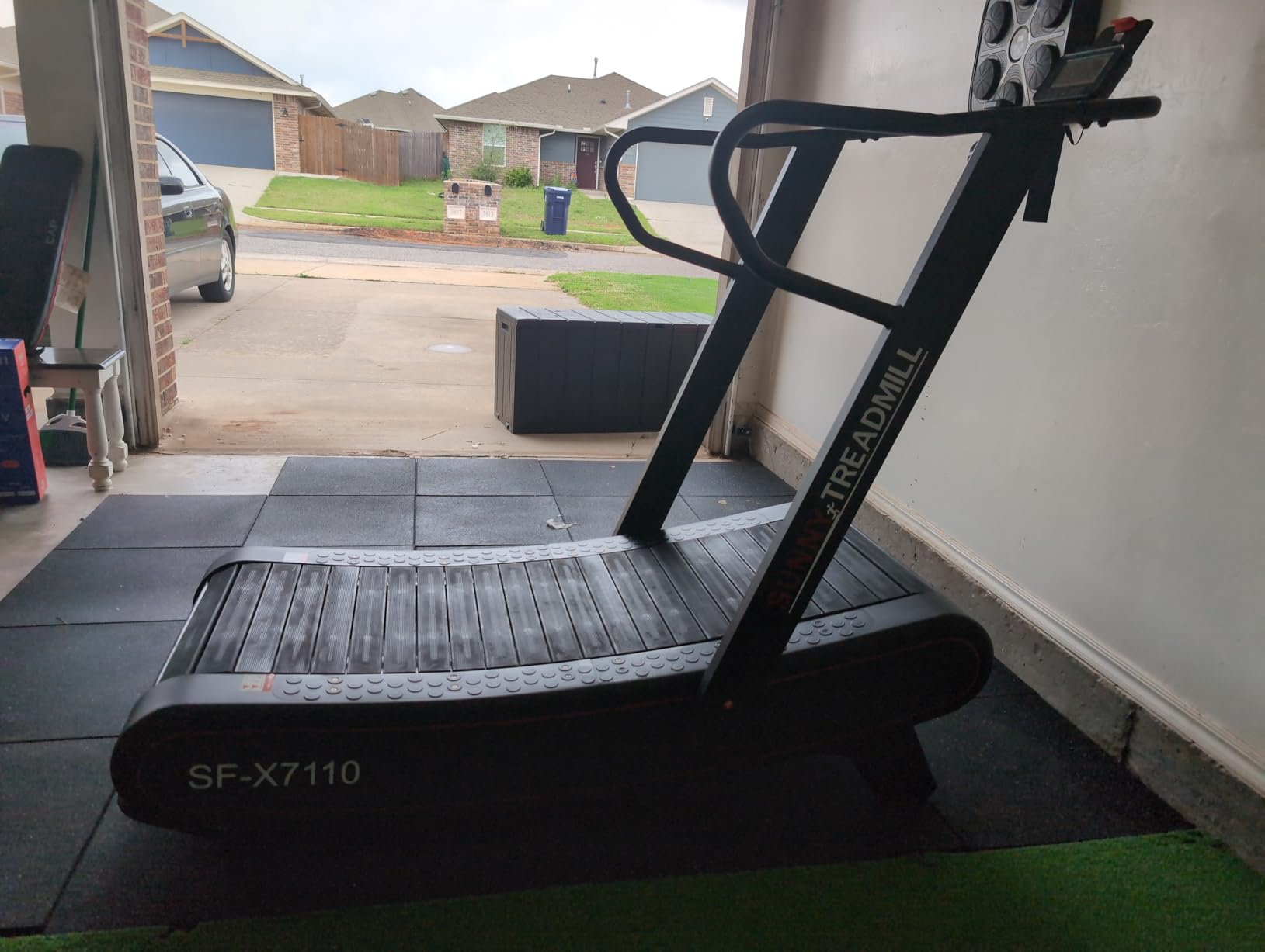 Sunny Health & Fitness Smart Curved Treadmill Ergonomic and No Speed Limit | Commercial Grade, Adjustable Magnetic Assistance, Unlimited Speed, SunnyFit App Connectivity, 330LB Capacity customer photo 1