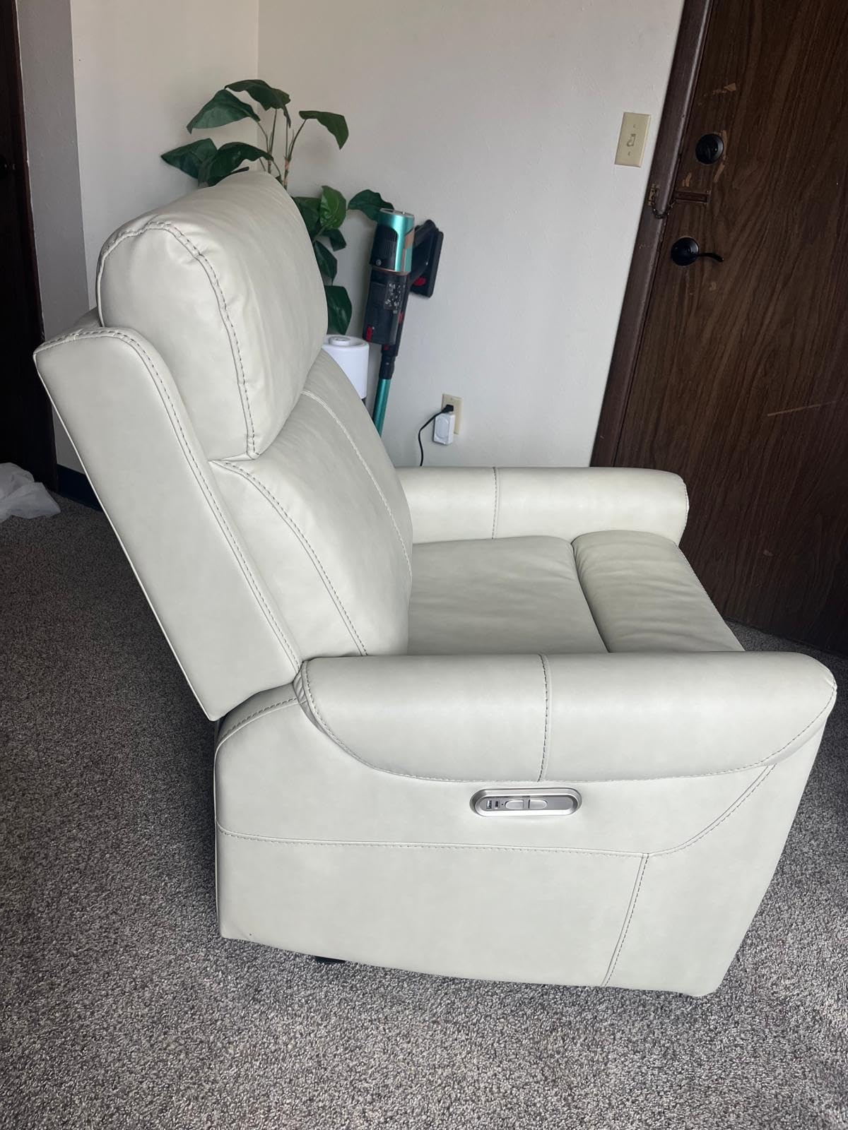 KISLOT Leather Recliner Chair for Adults Wall Hugger RV Recliner with USB Charging Ports Electric Power Reclining Sofa for Living Room Home Theater Seating Bedroom customer photo 2